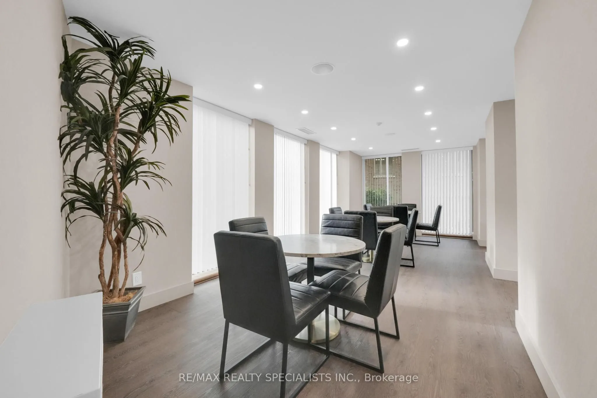 4235 Sherwoodtowne Boulevard, #1808