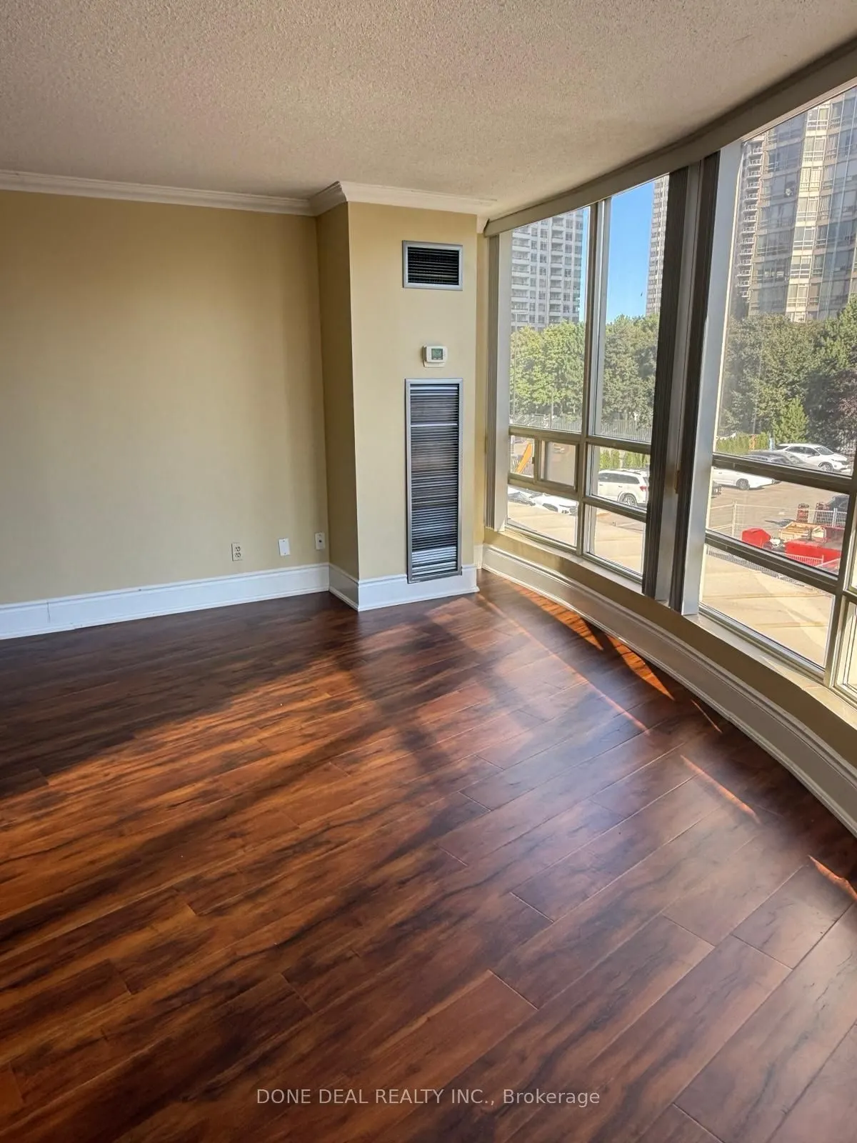 50 Eglinton Avenue W, #207