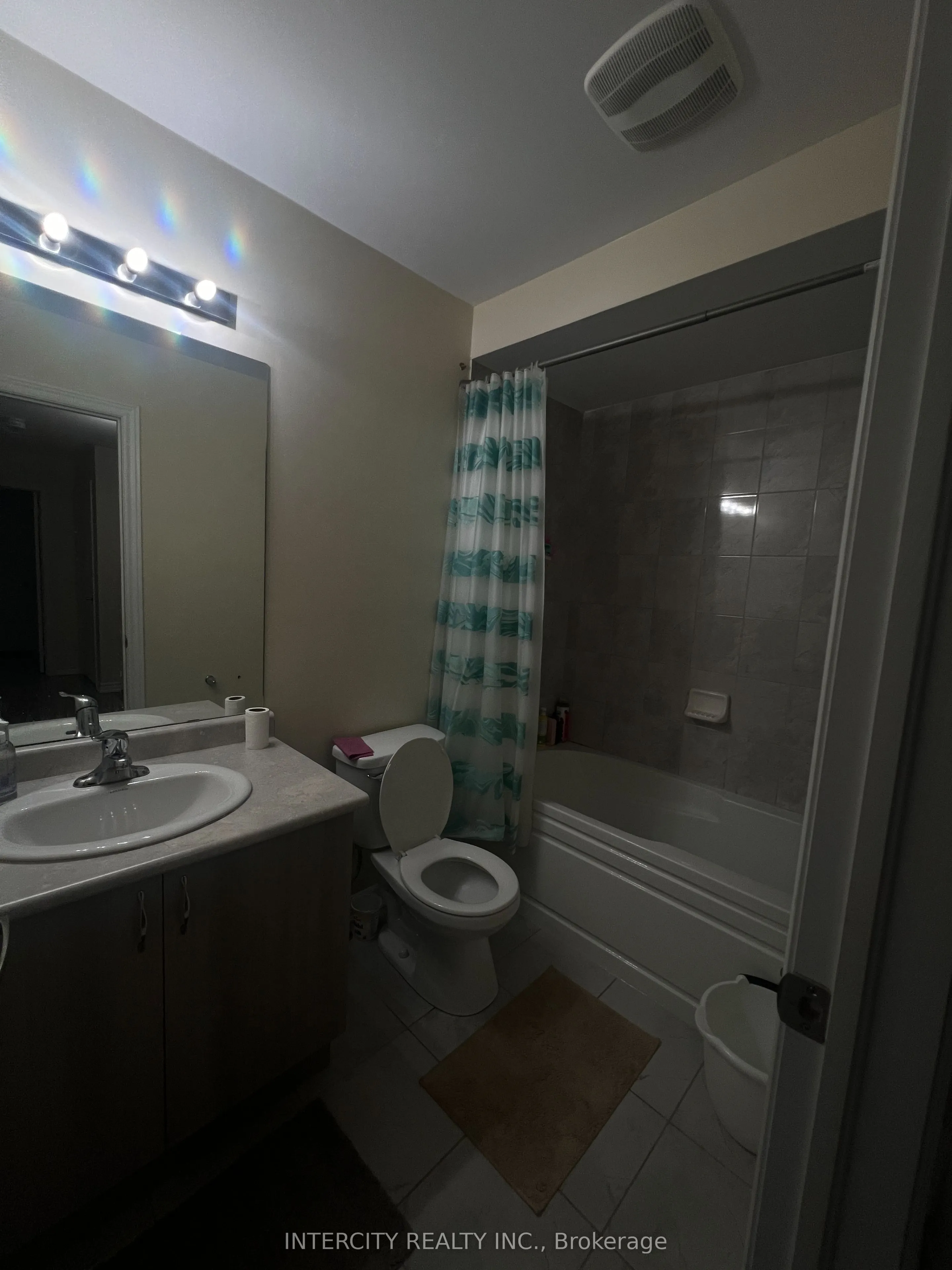 200 Veterans Drive E, #100