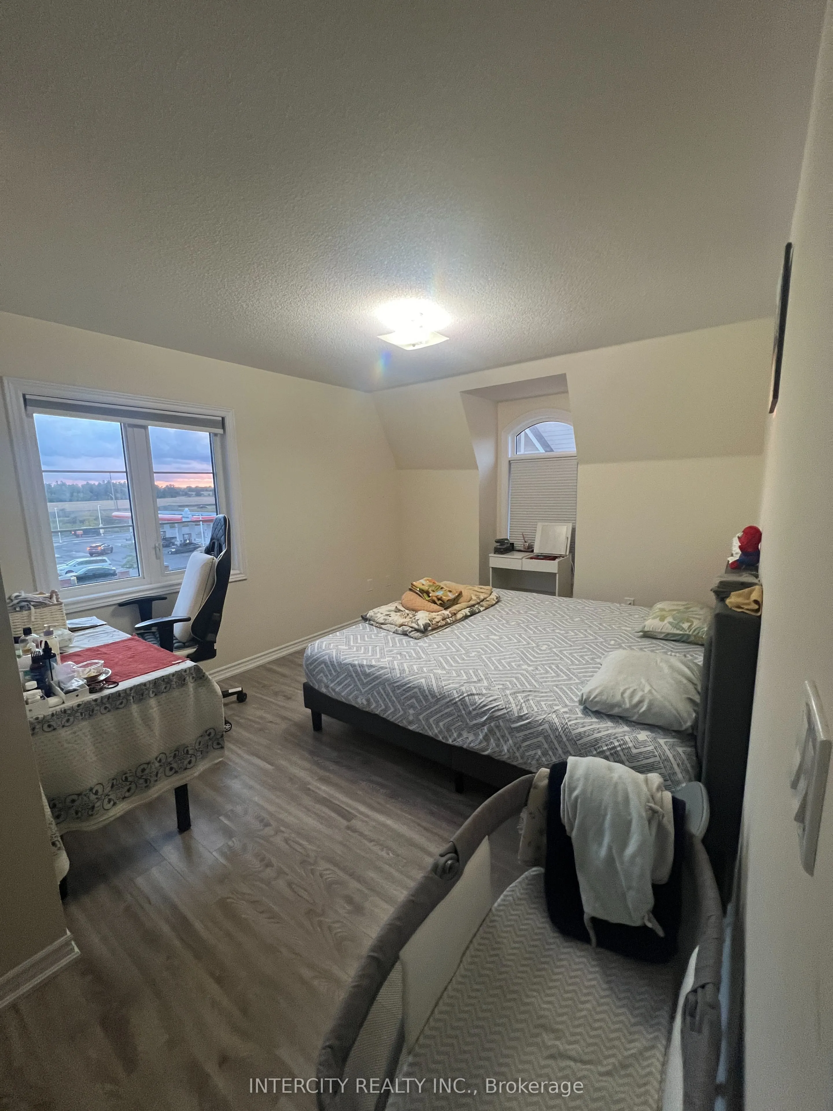 200 Veterans Drive E, #100