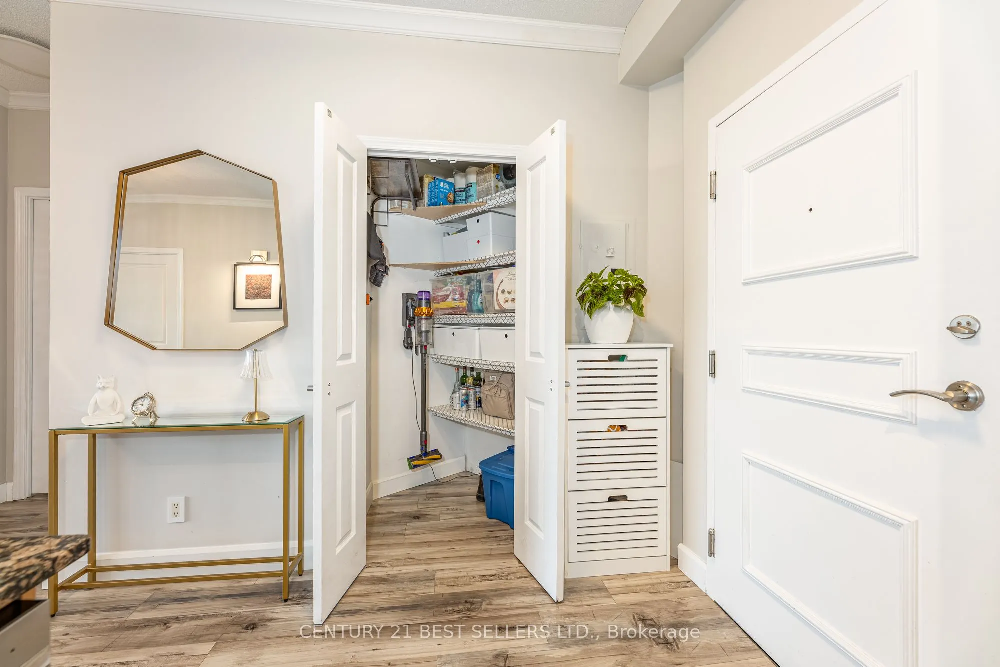 15 Windermere Avenue, #609