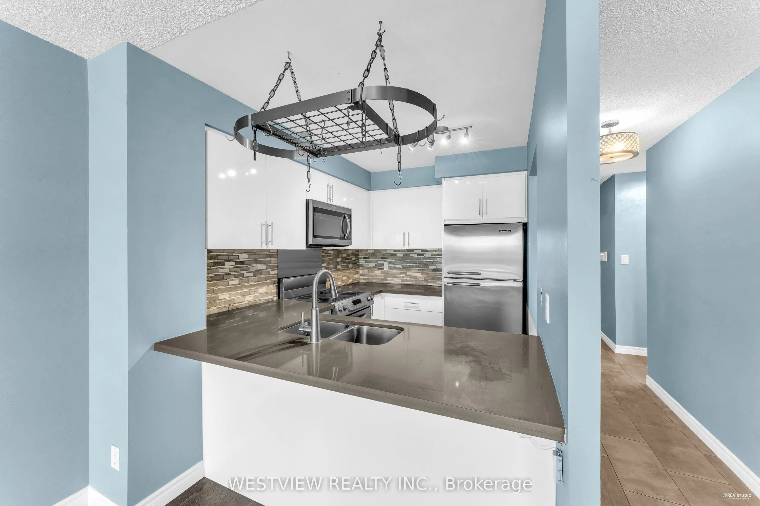 2269 Lake Shore Boulevard W, #1002