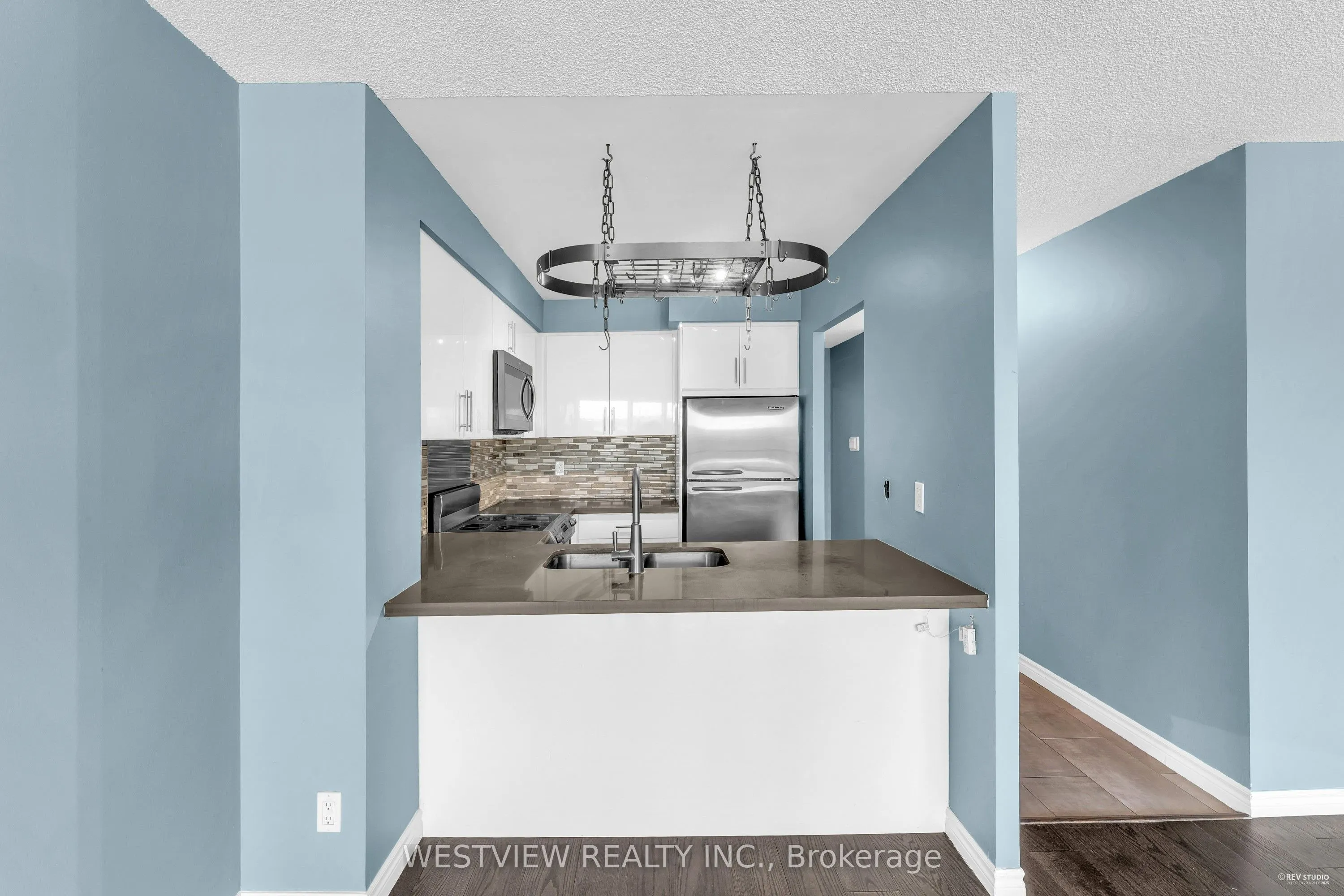 2269 Lake Shore Boulevard W, #1002
