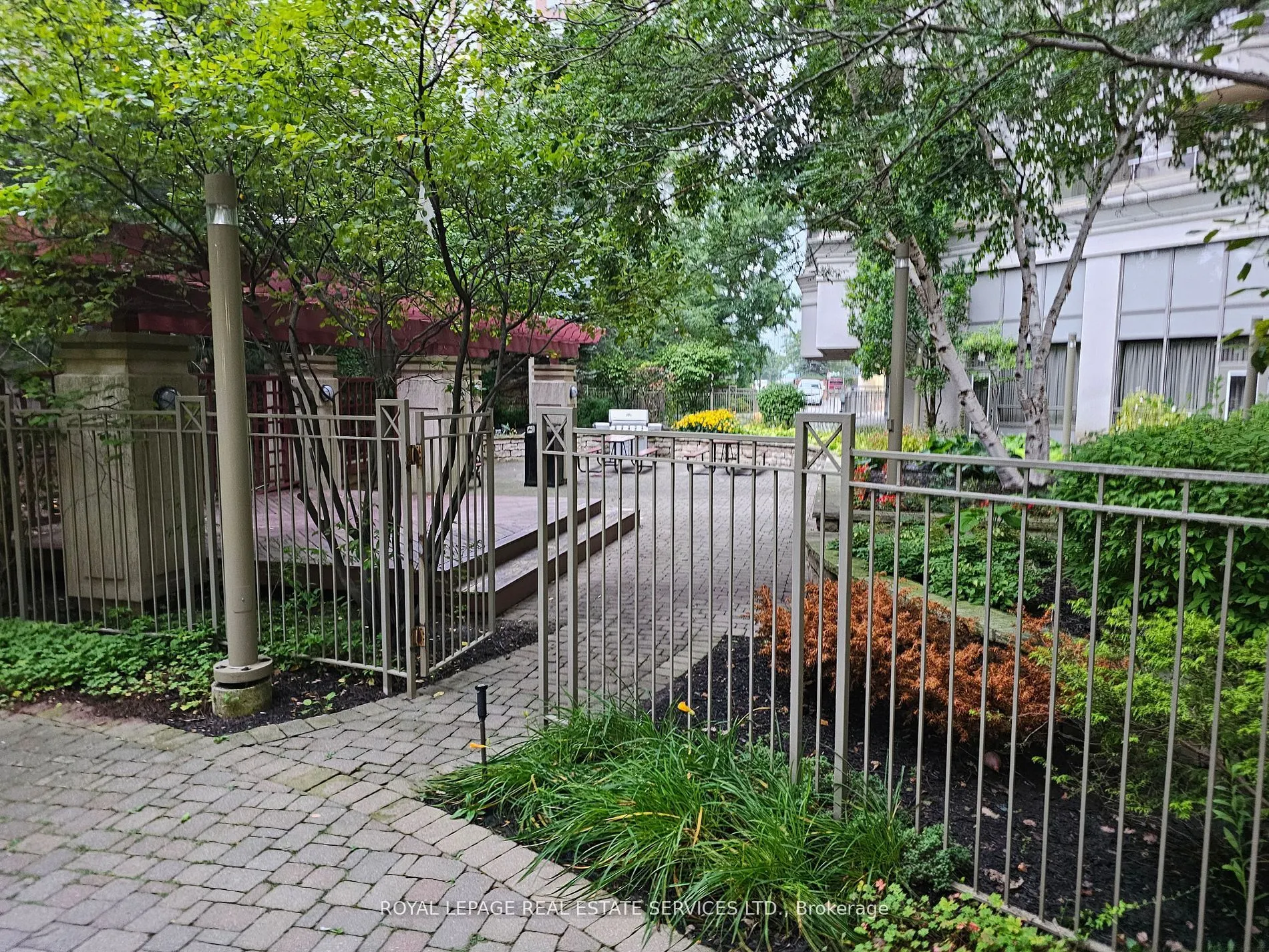 310 Burnhamthorpe Road W, #3001