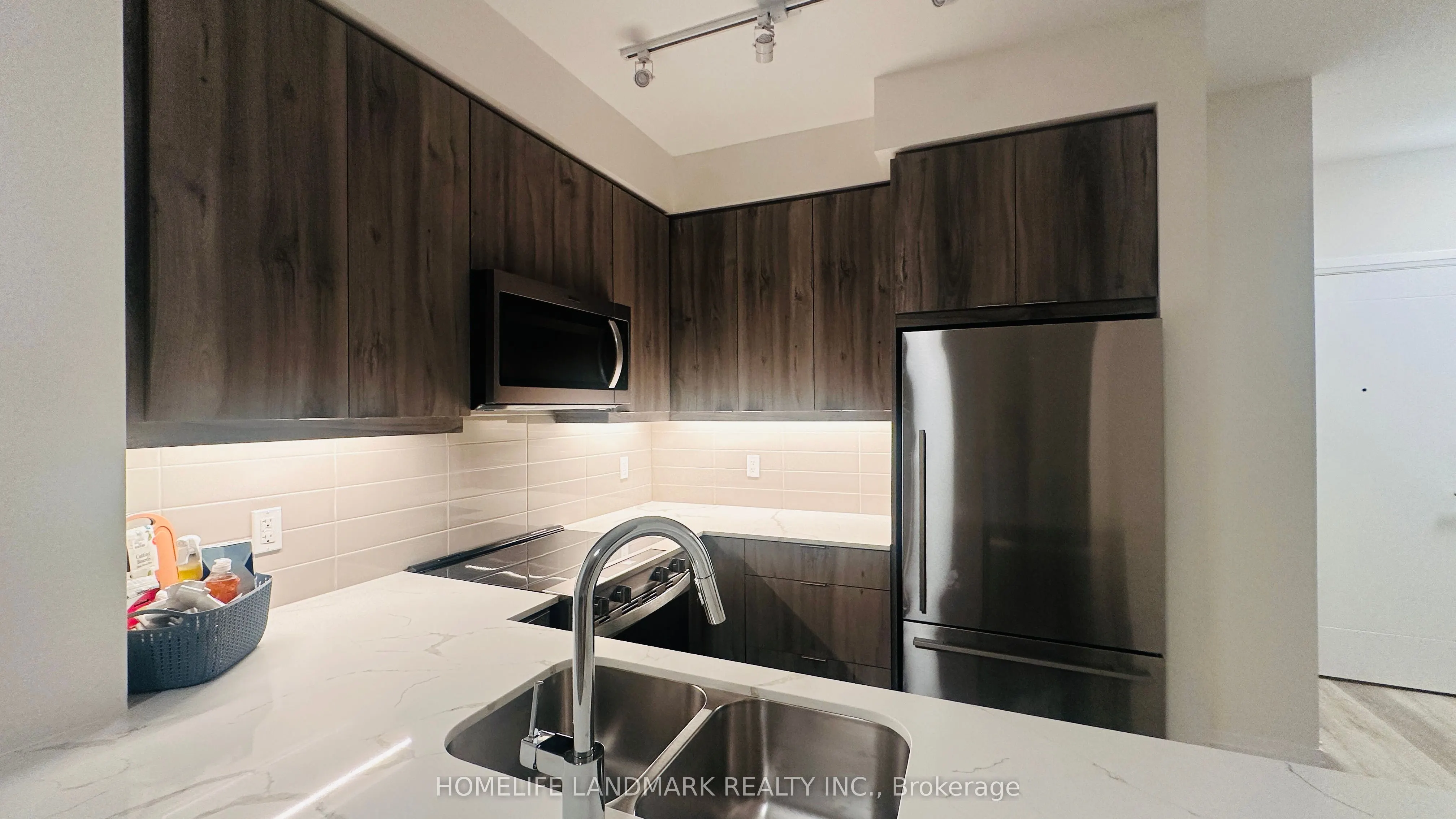15 Watergarden Drive, #213