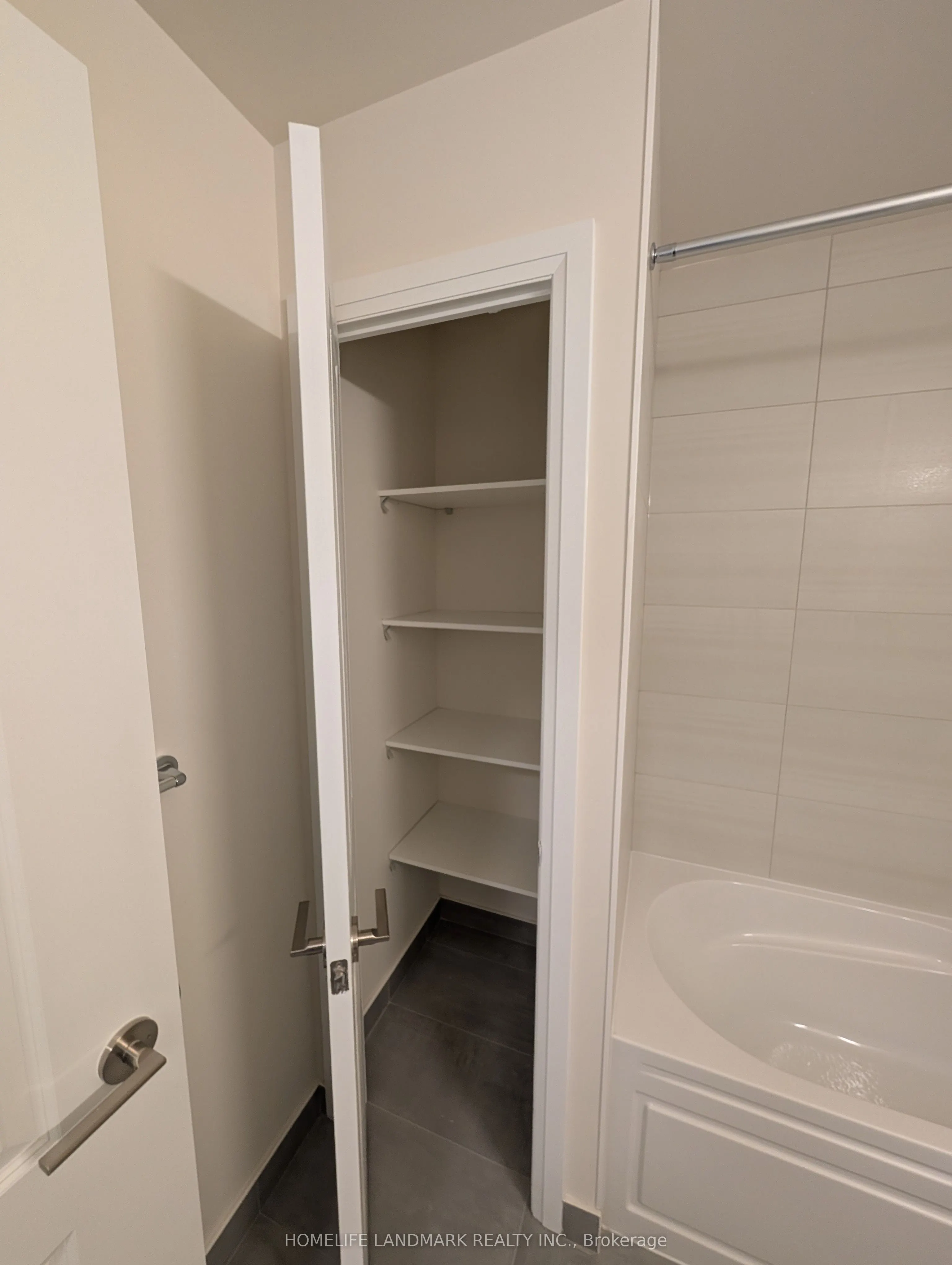 15 Watergarden Drive, #213