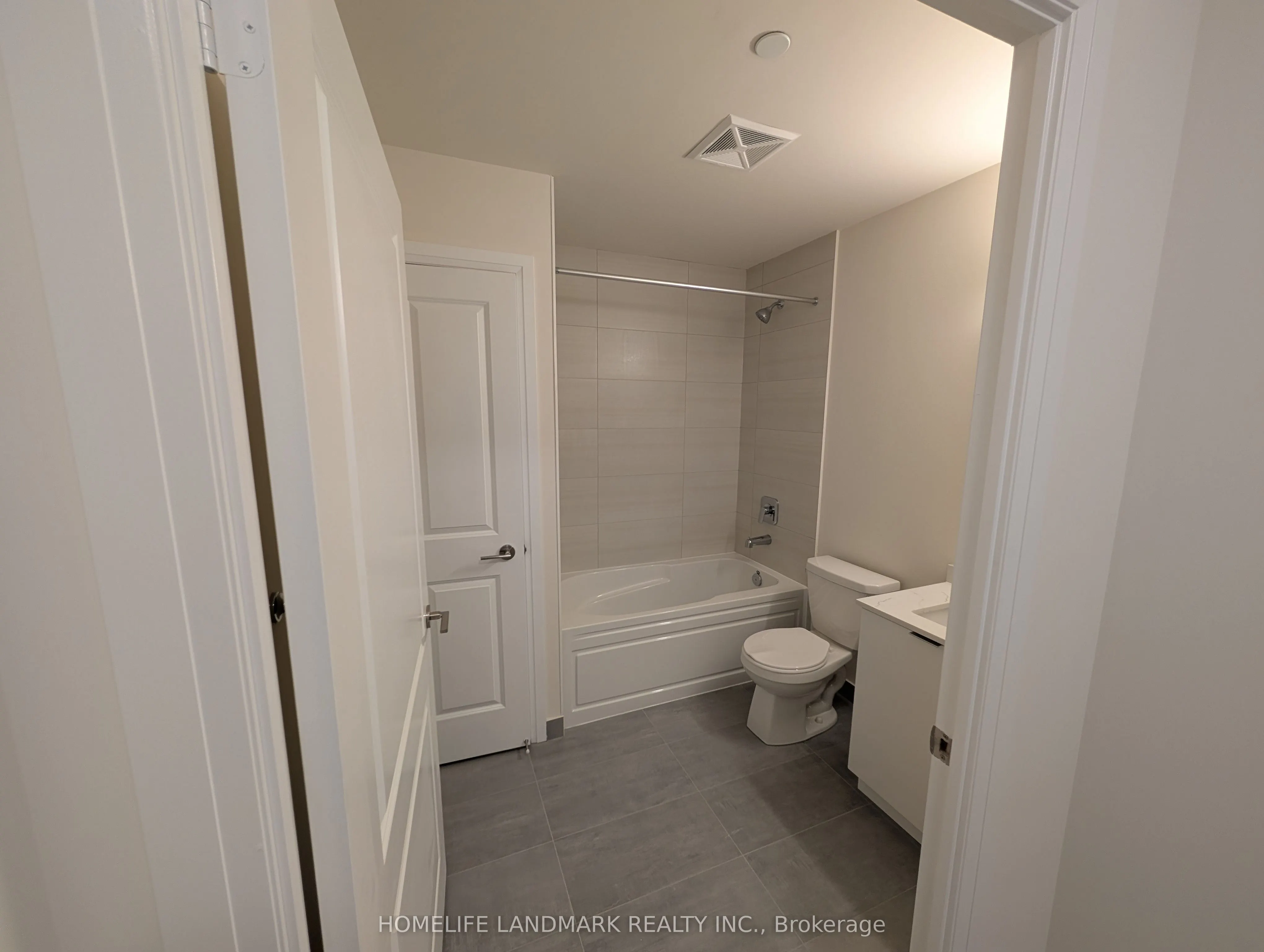15 Watergarden Drive, #213