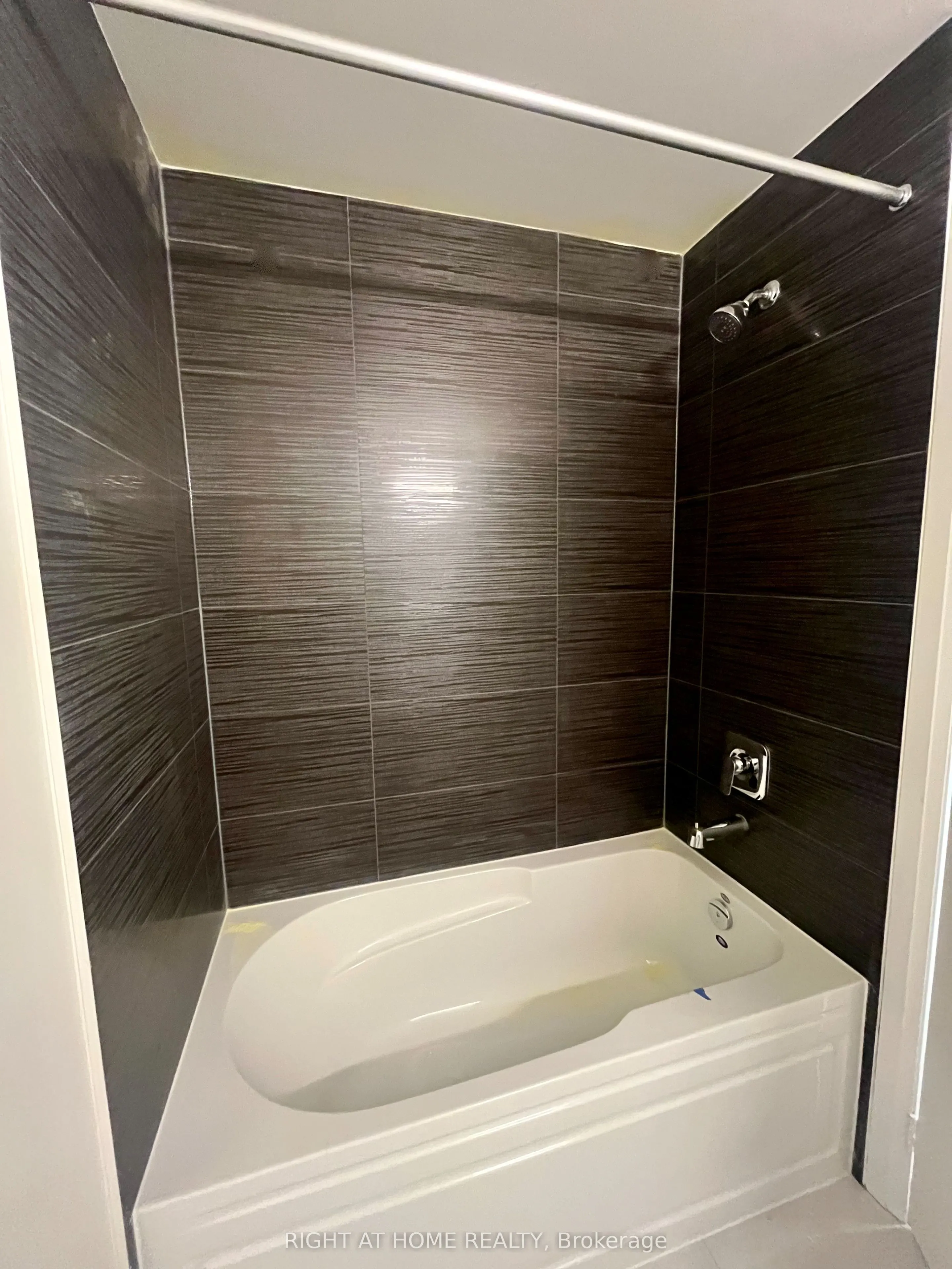 15 Watergarden Drive, #324