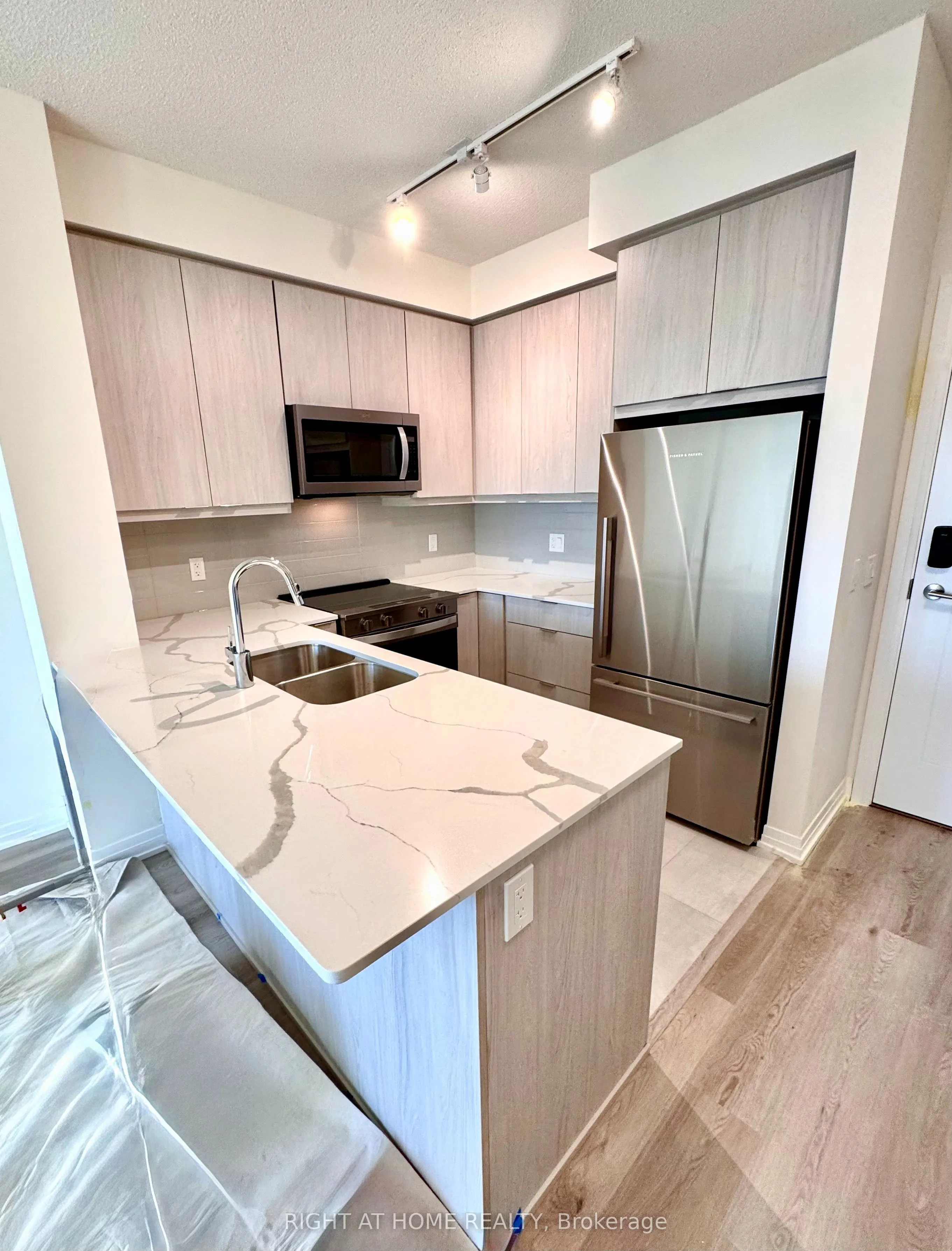 15 Watergarden Drive, #324