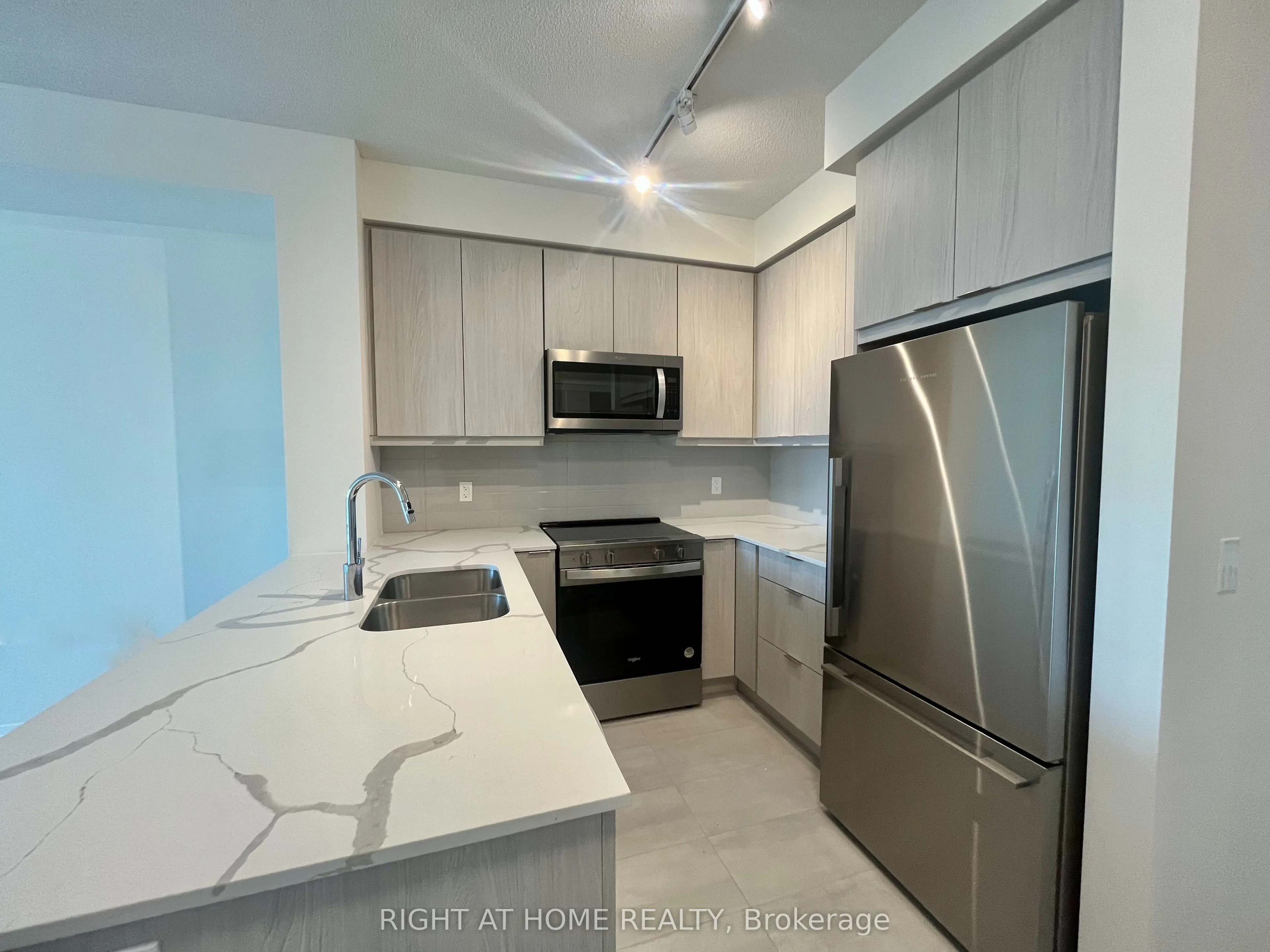 15 Watergarden Drive, #324
