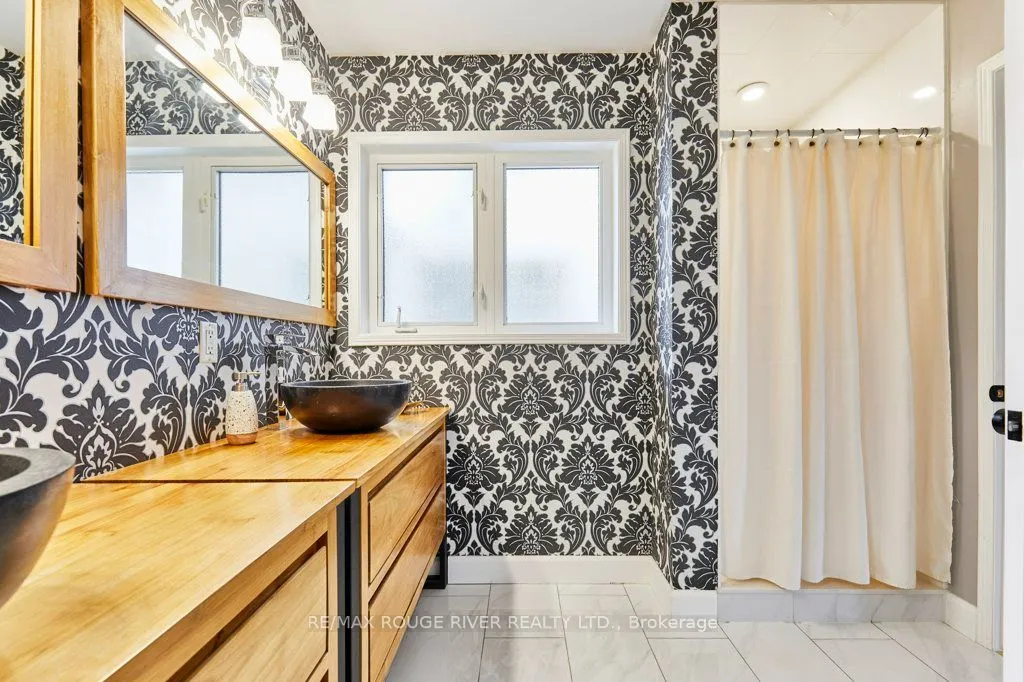 104 Roxton Road