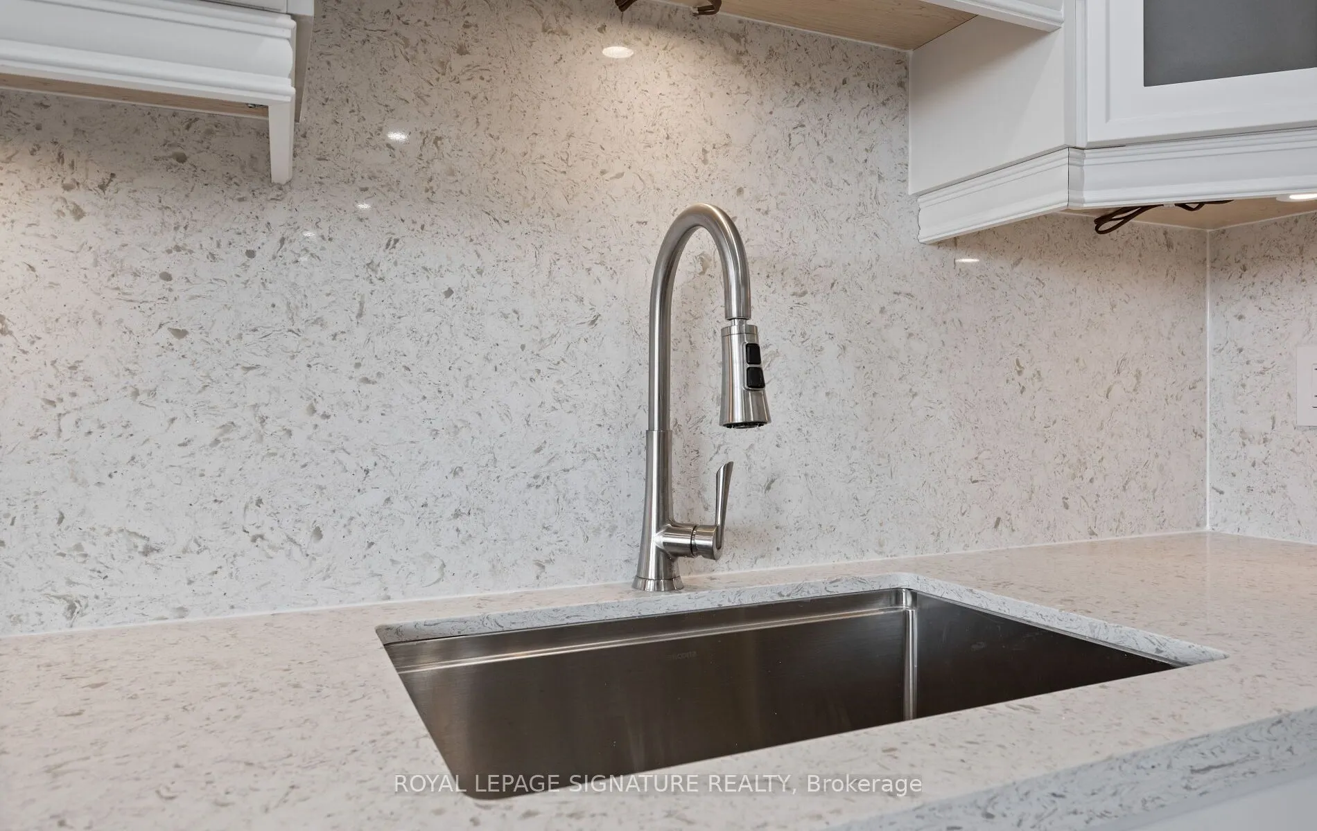 2301 Derry Road W, #1005