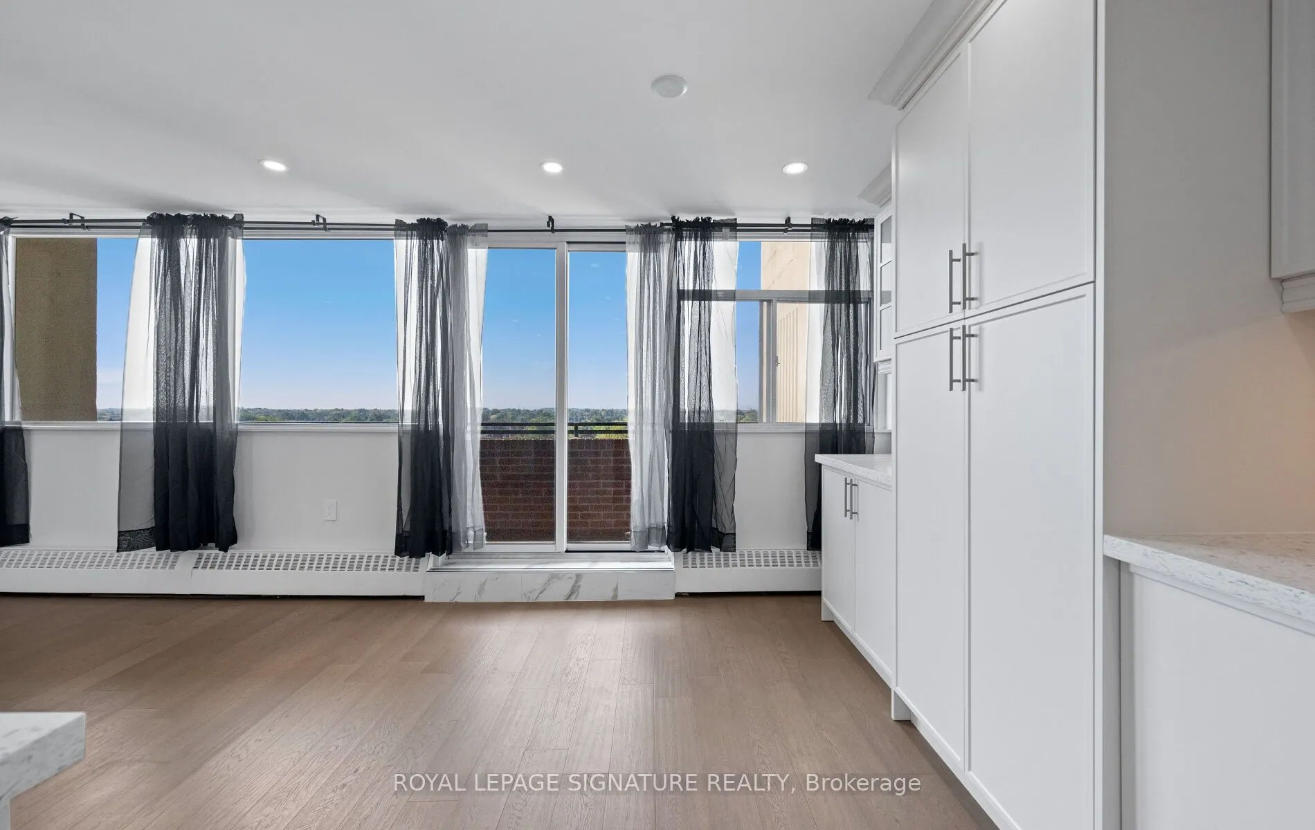 2301 Derry Road W, #1005