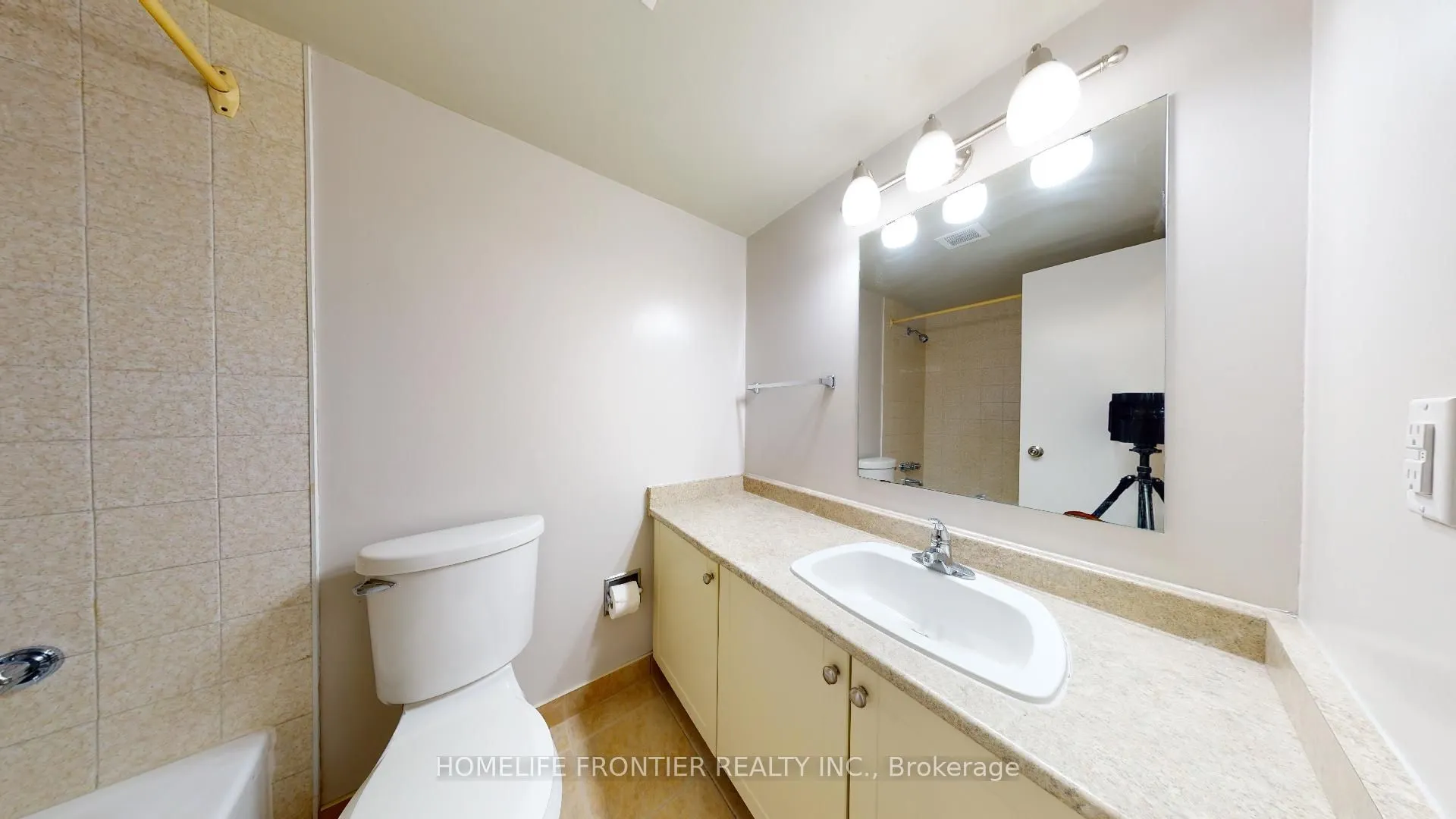 200 Robert Speck Parkway, #605