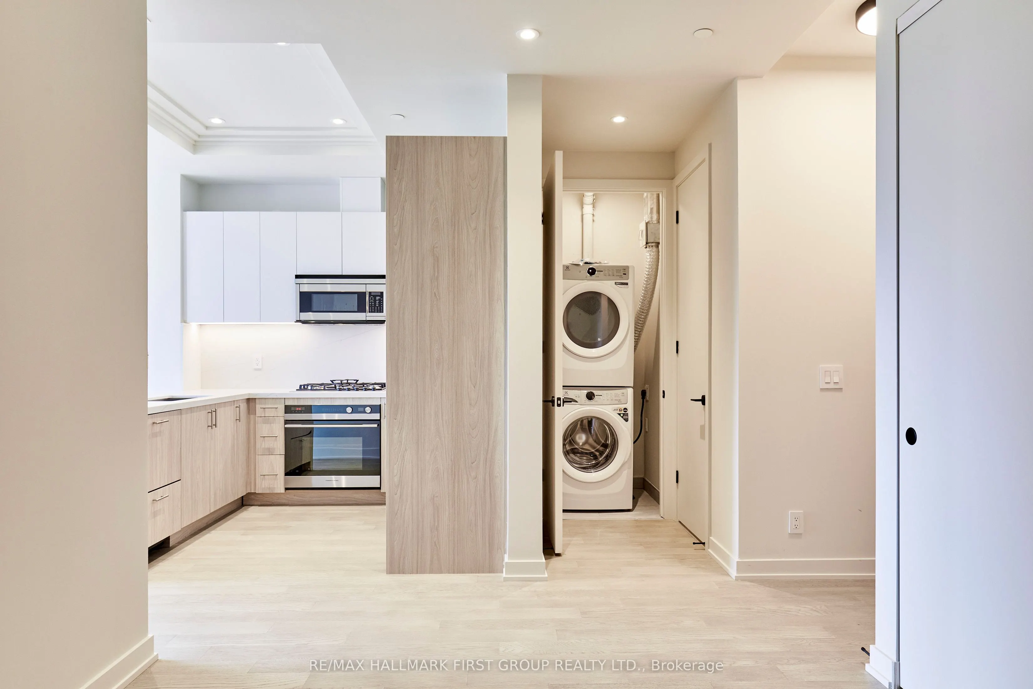 123 Maurice Drive, #407