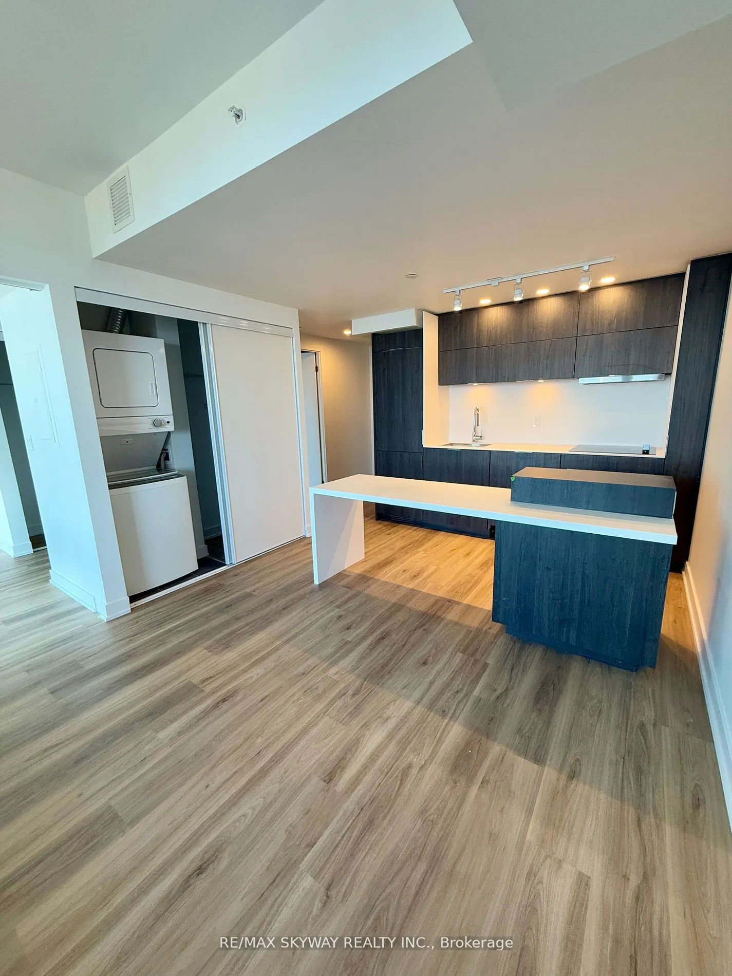 370 Martha Street, #505