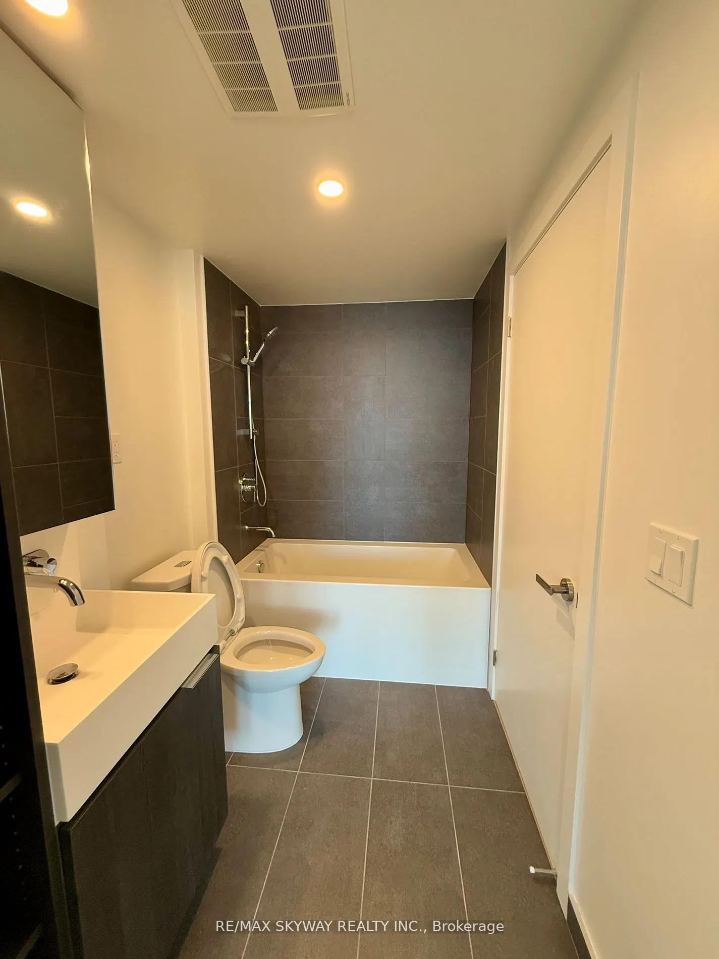 370 Martha Street, #505