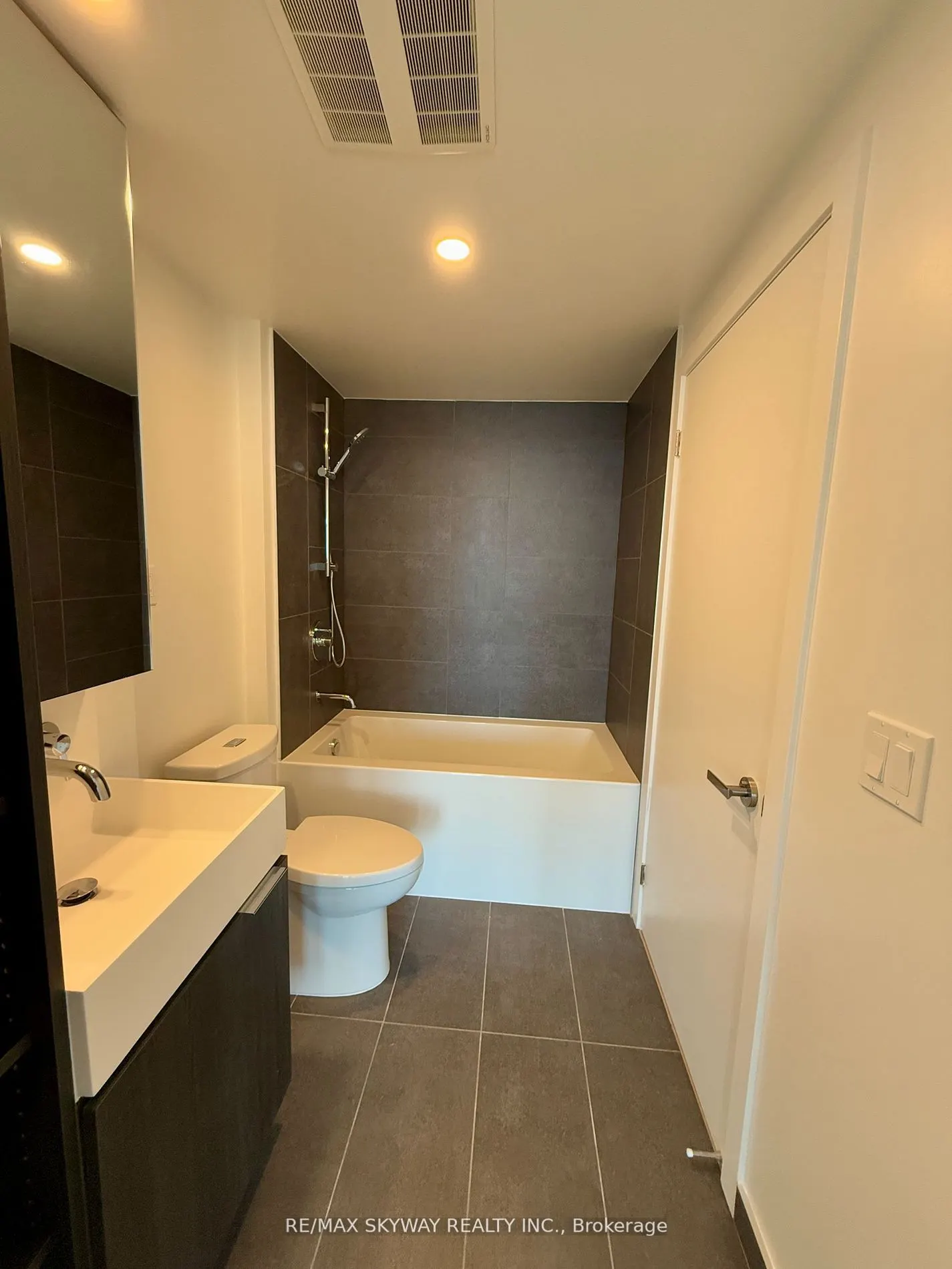 370 Martha Street, #505