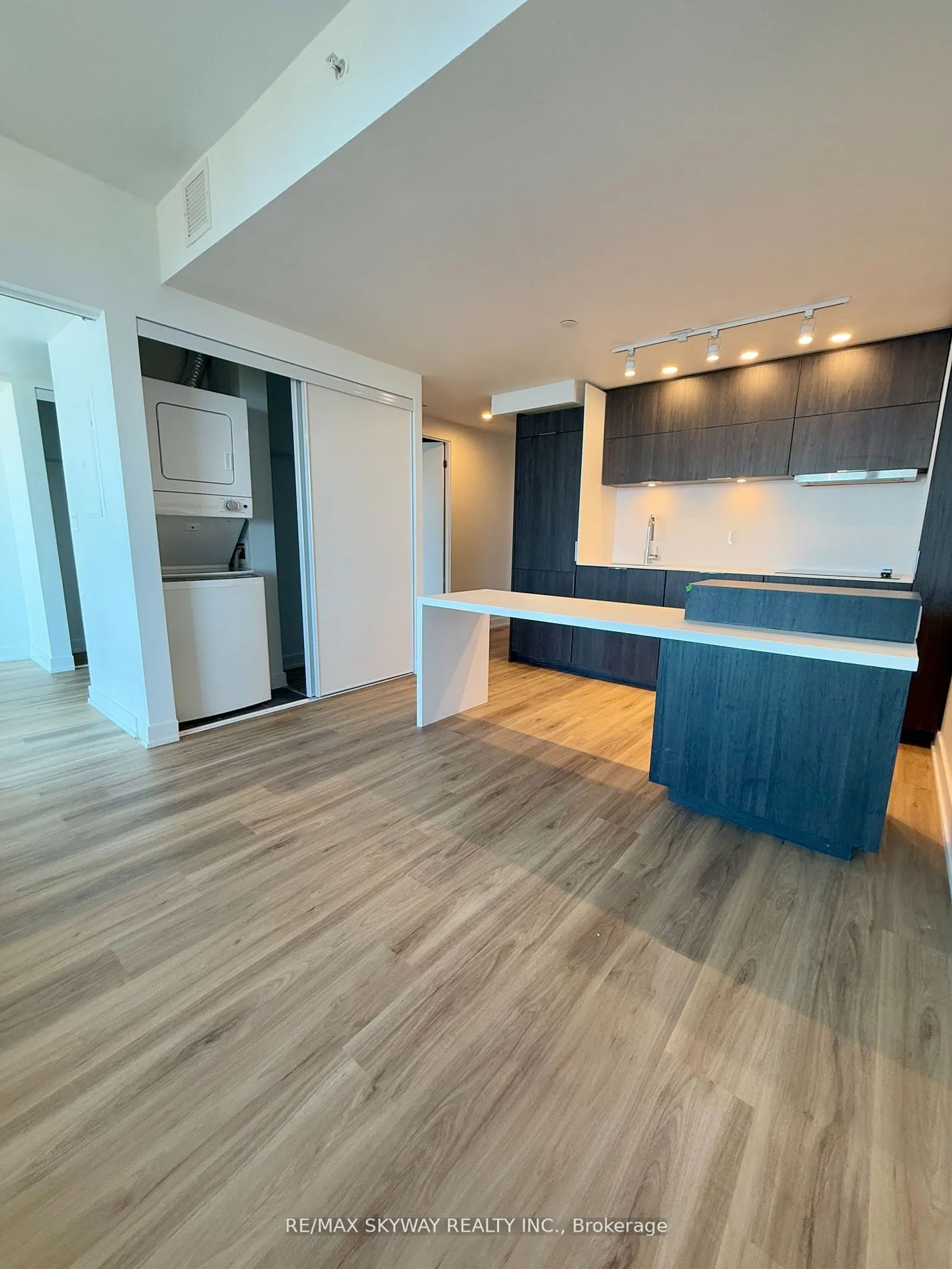 370 Martha Street, #505