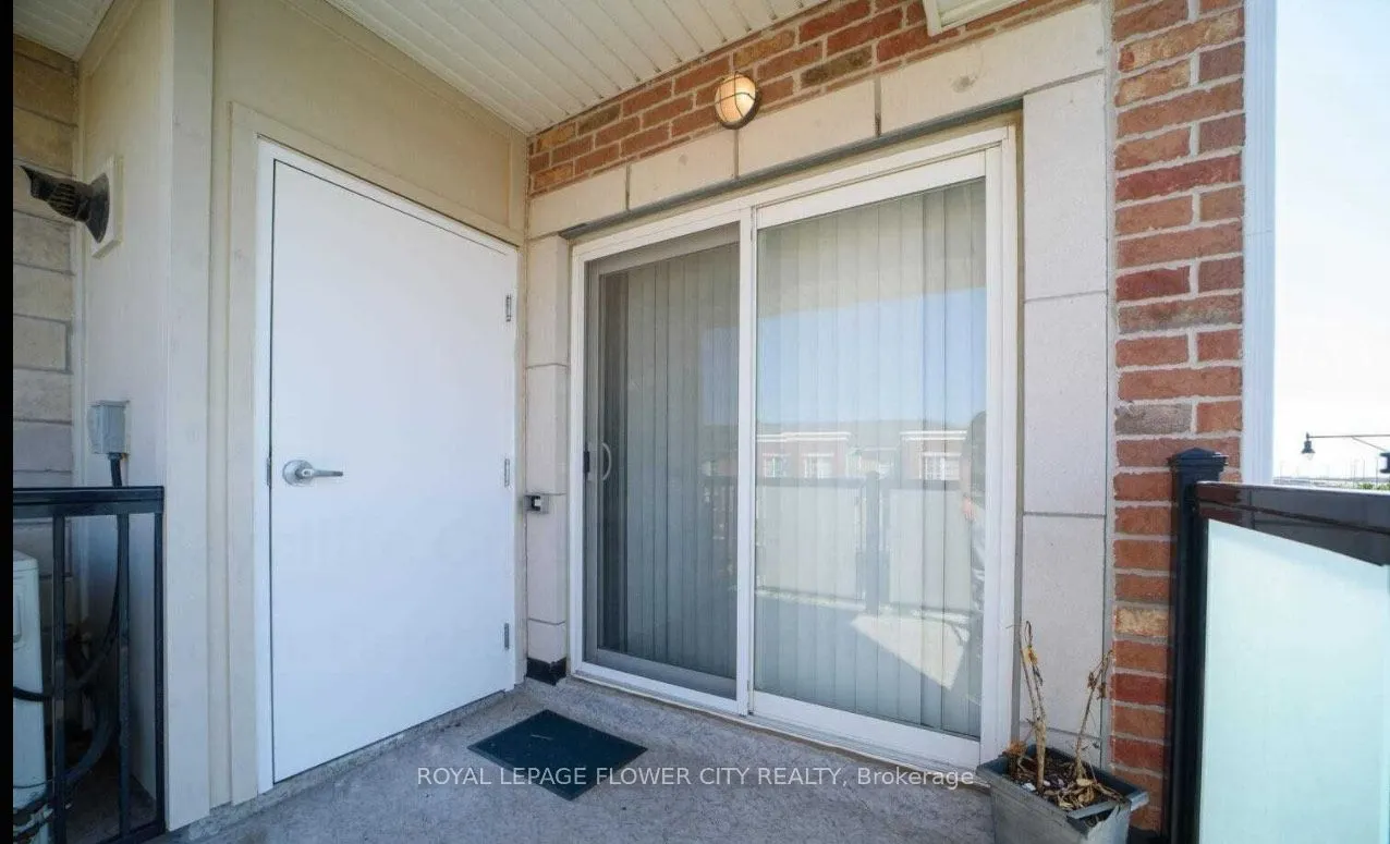 70 Baycliffe Crescent, #303