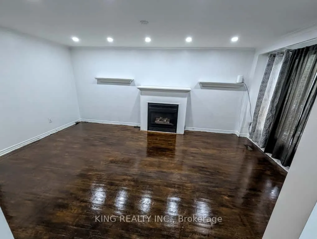 30 Parkway Avenue