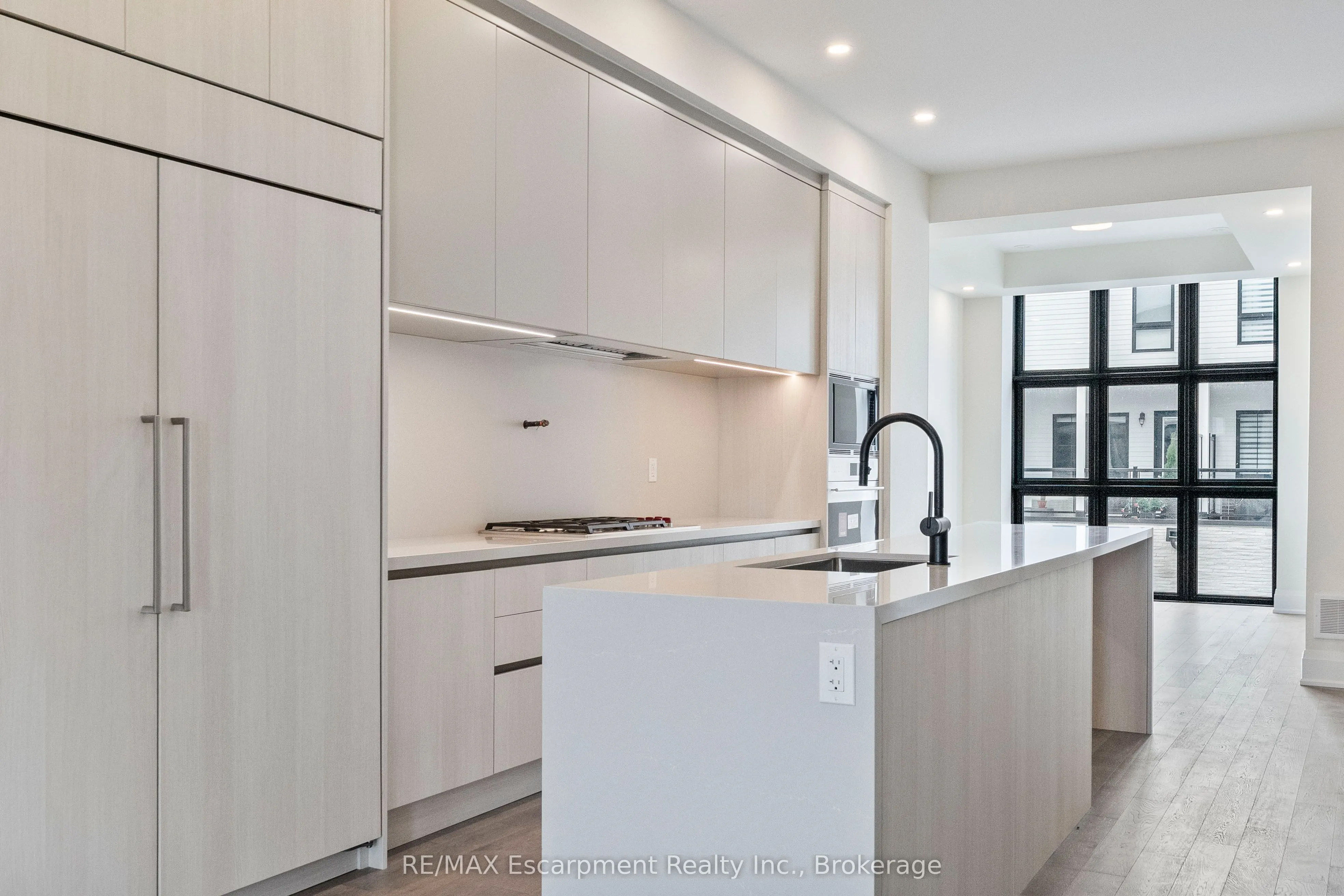 138 EAST Street, #2