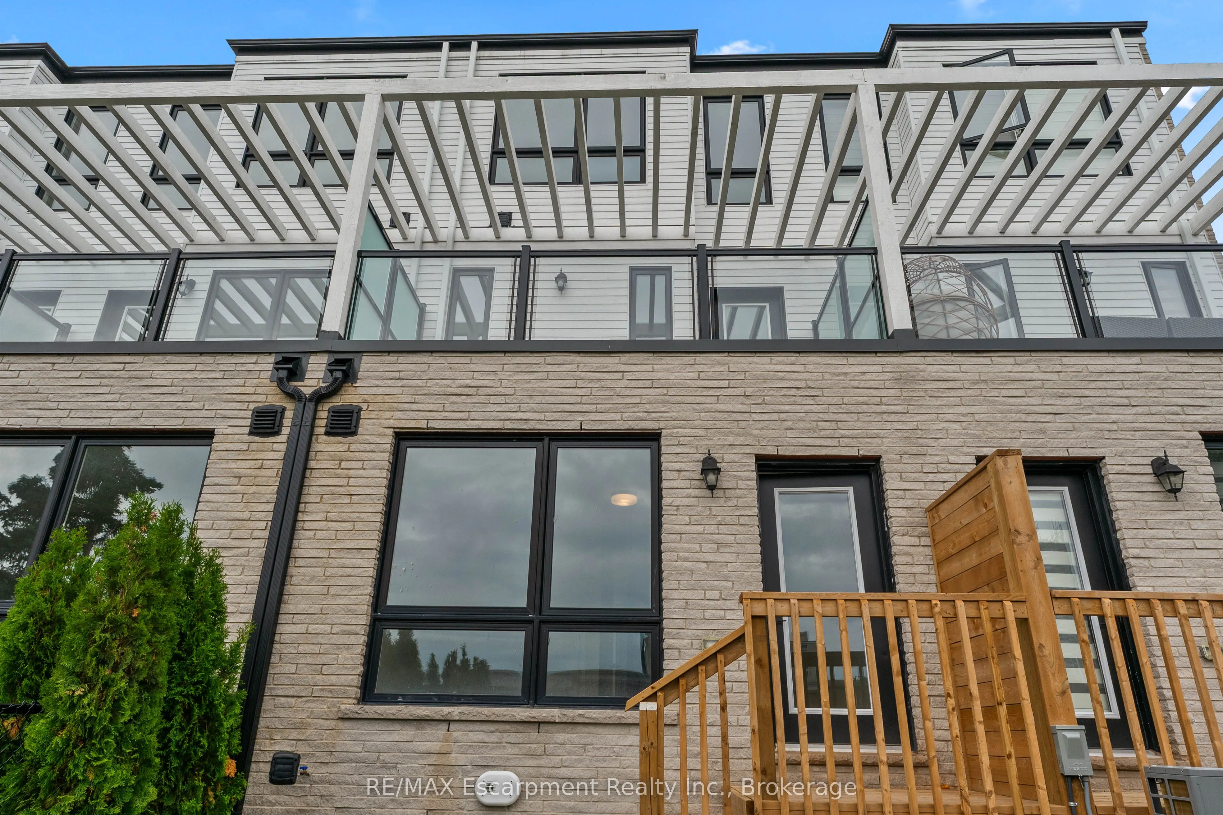 138 EAST Street, #2