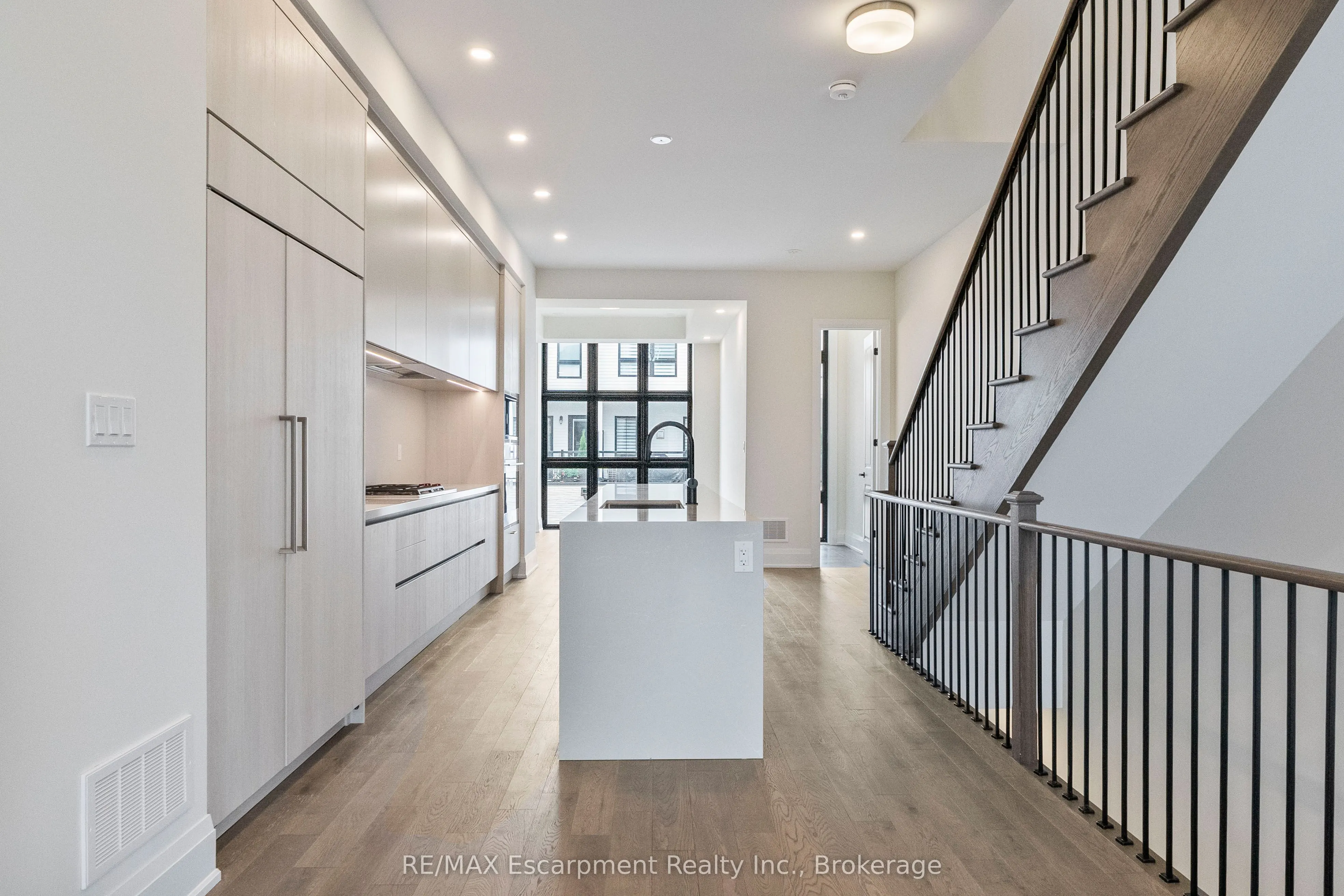 138 EAST Street, #2