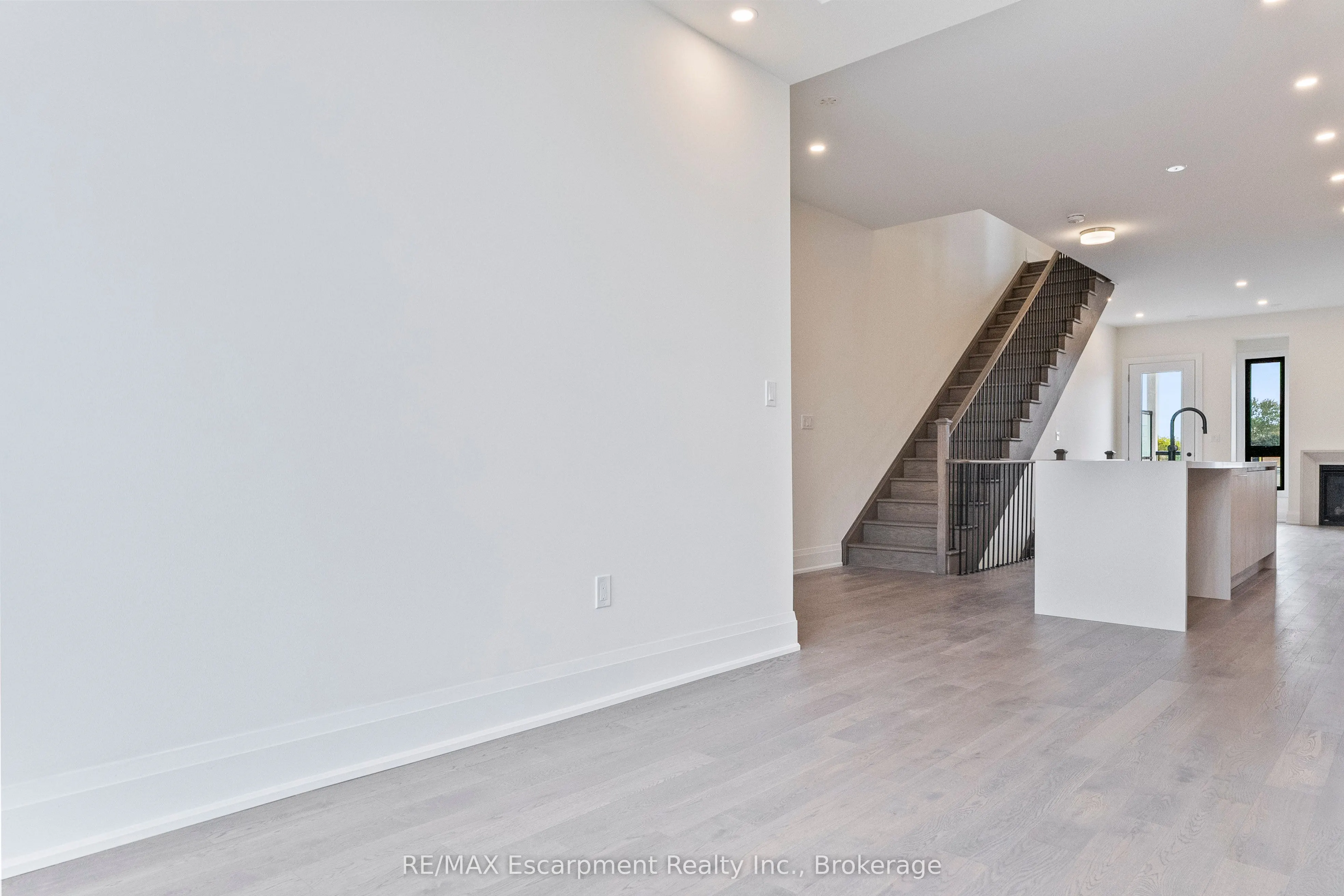 138 EAST Street, #2