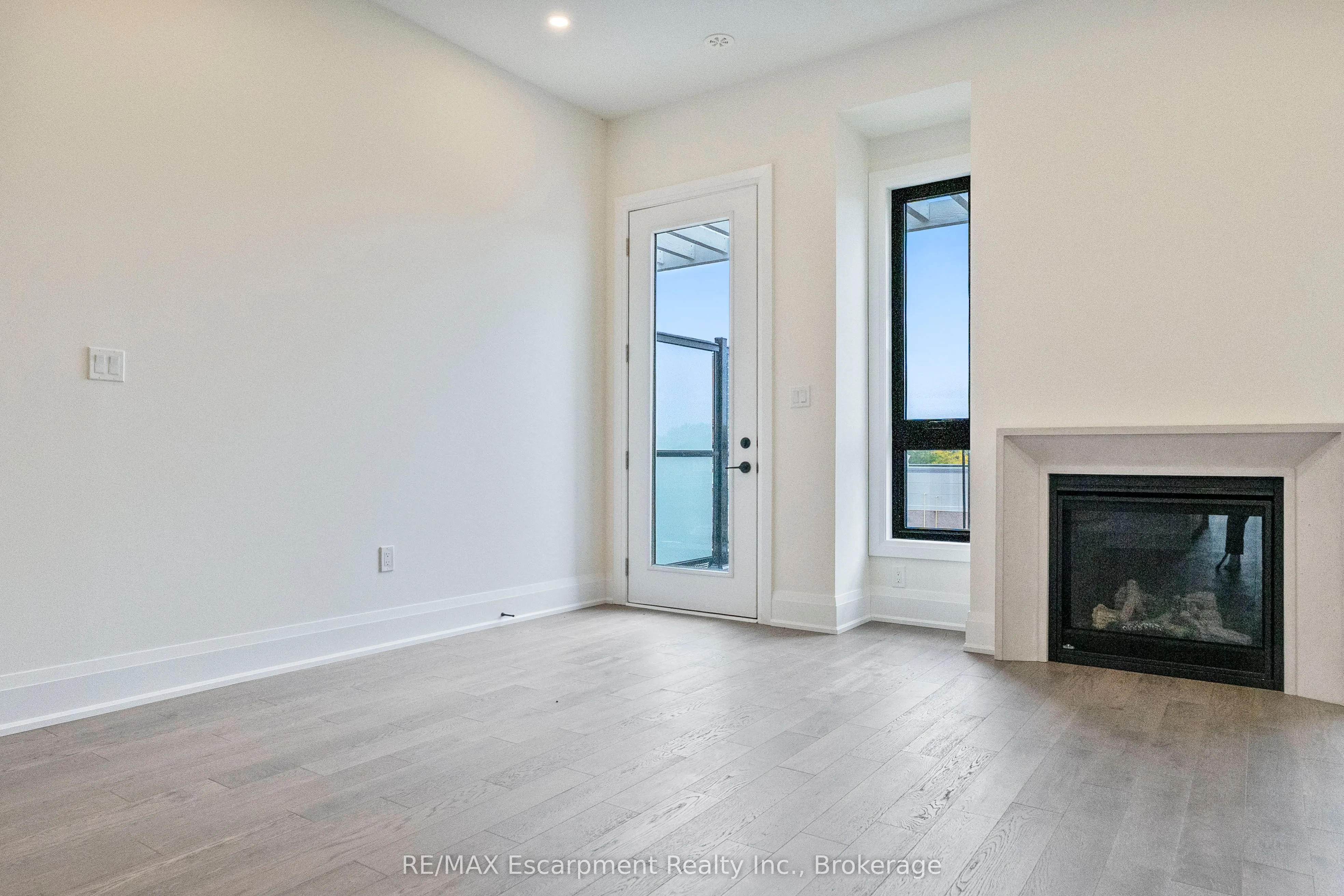 138 EAST Street, #2