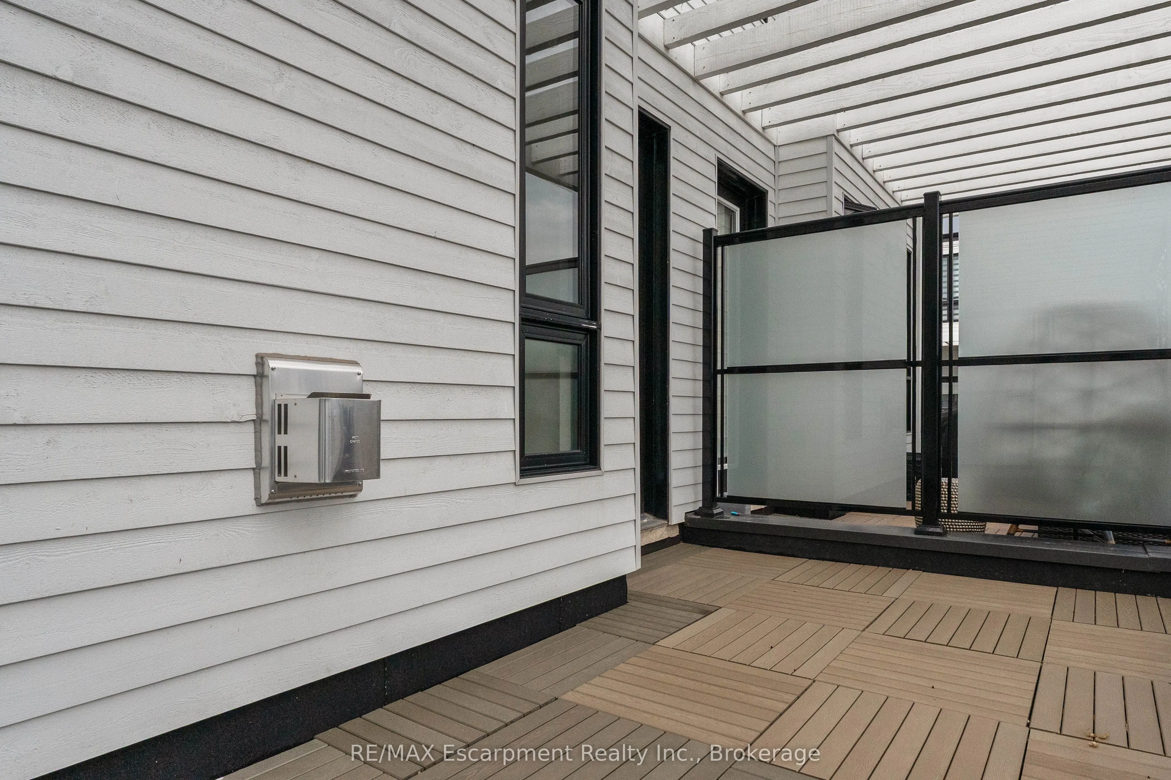 138 EAST Street, #2
