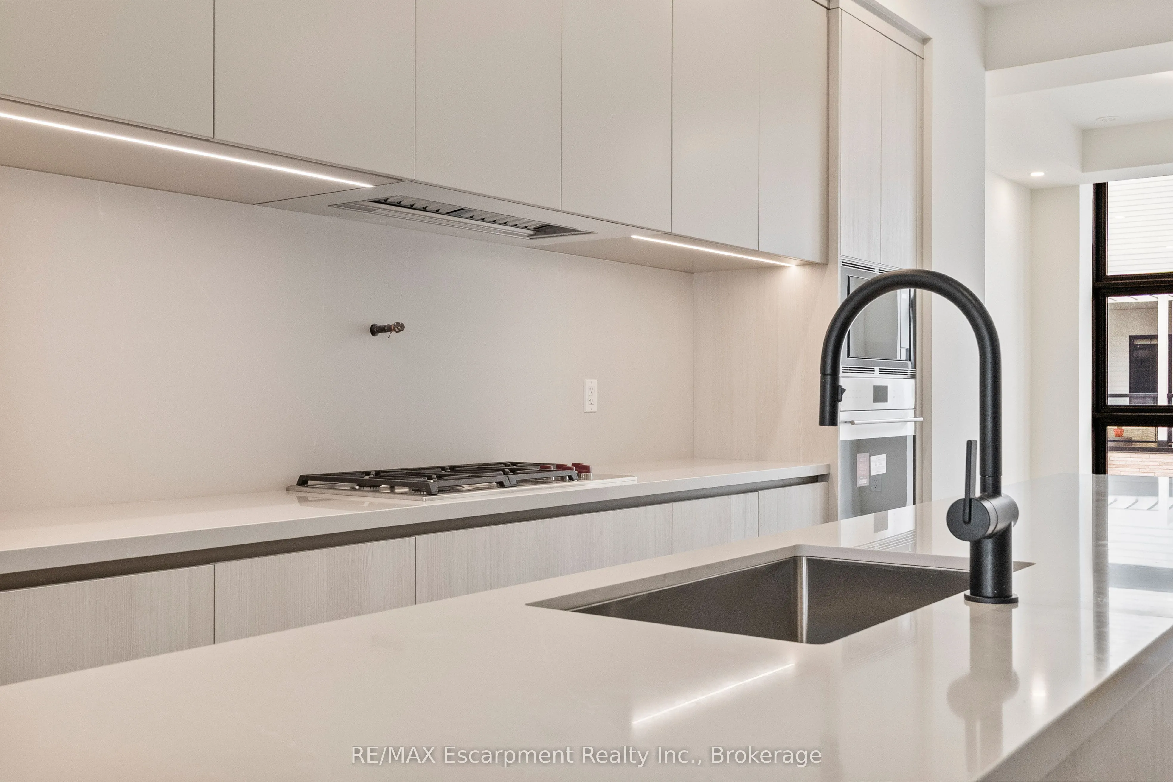 138 EAST Street, #2
