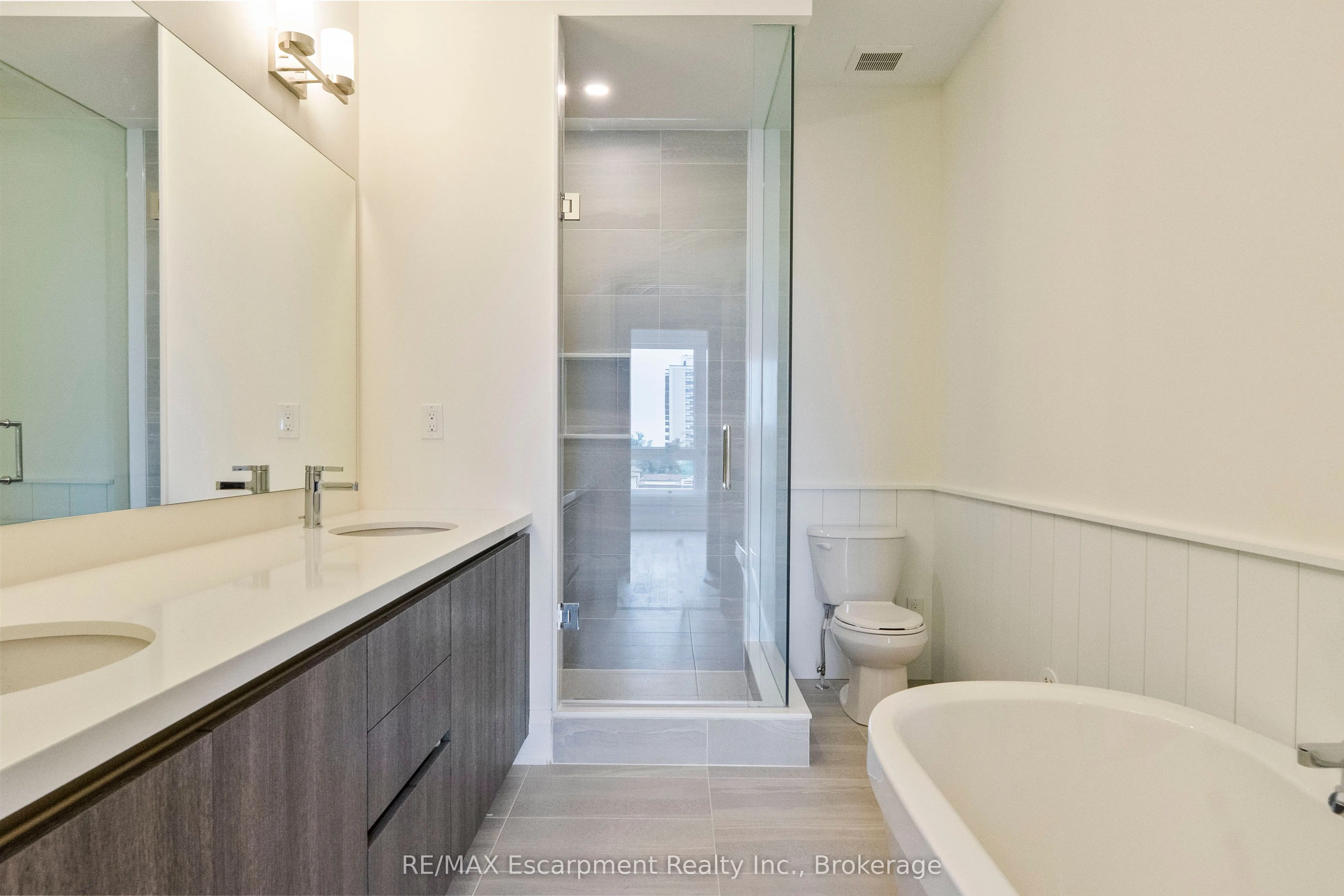 138 EAST Street, #2