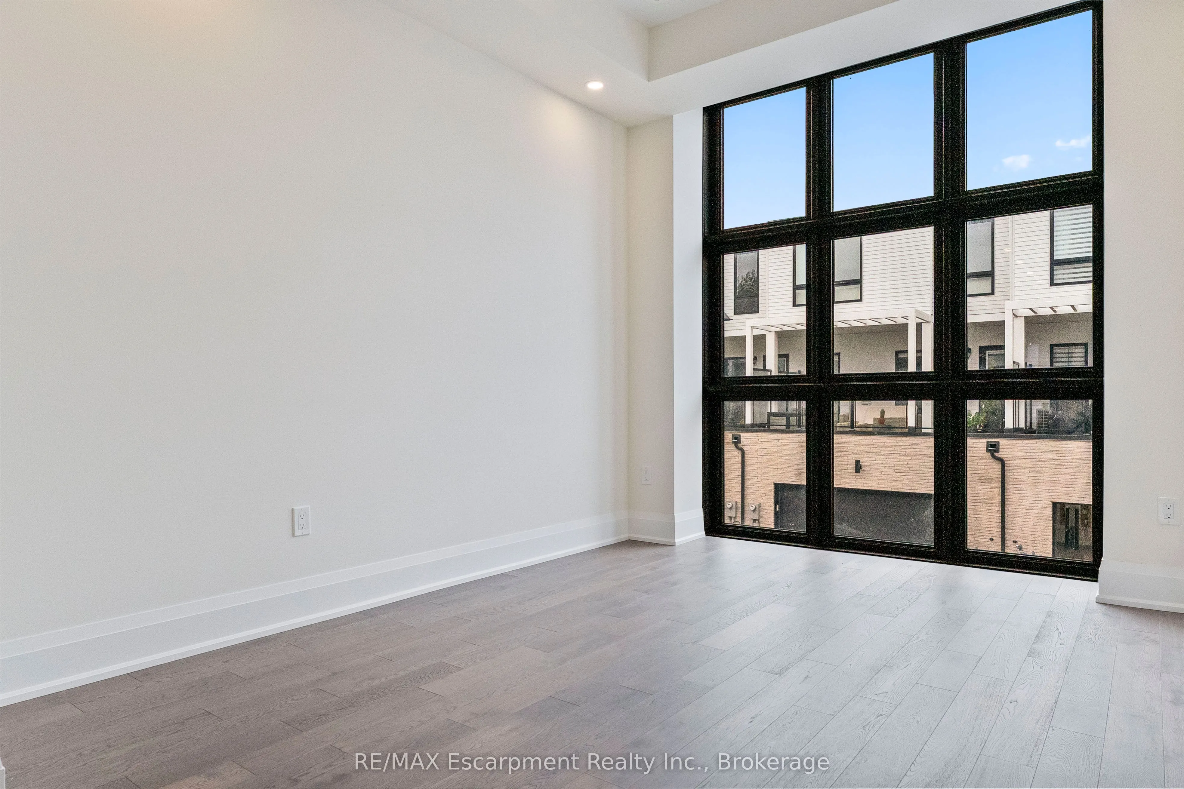 138 EAST Street, #2