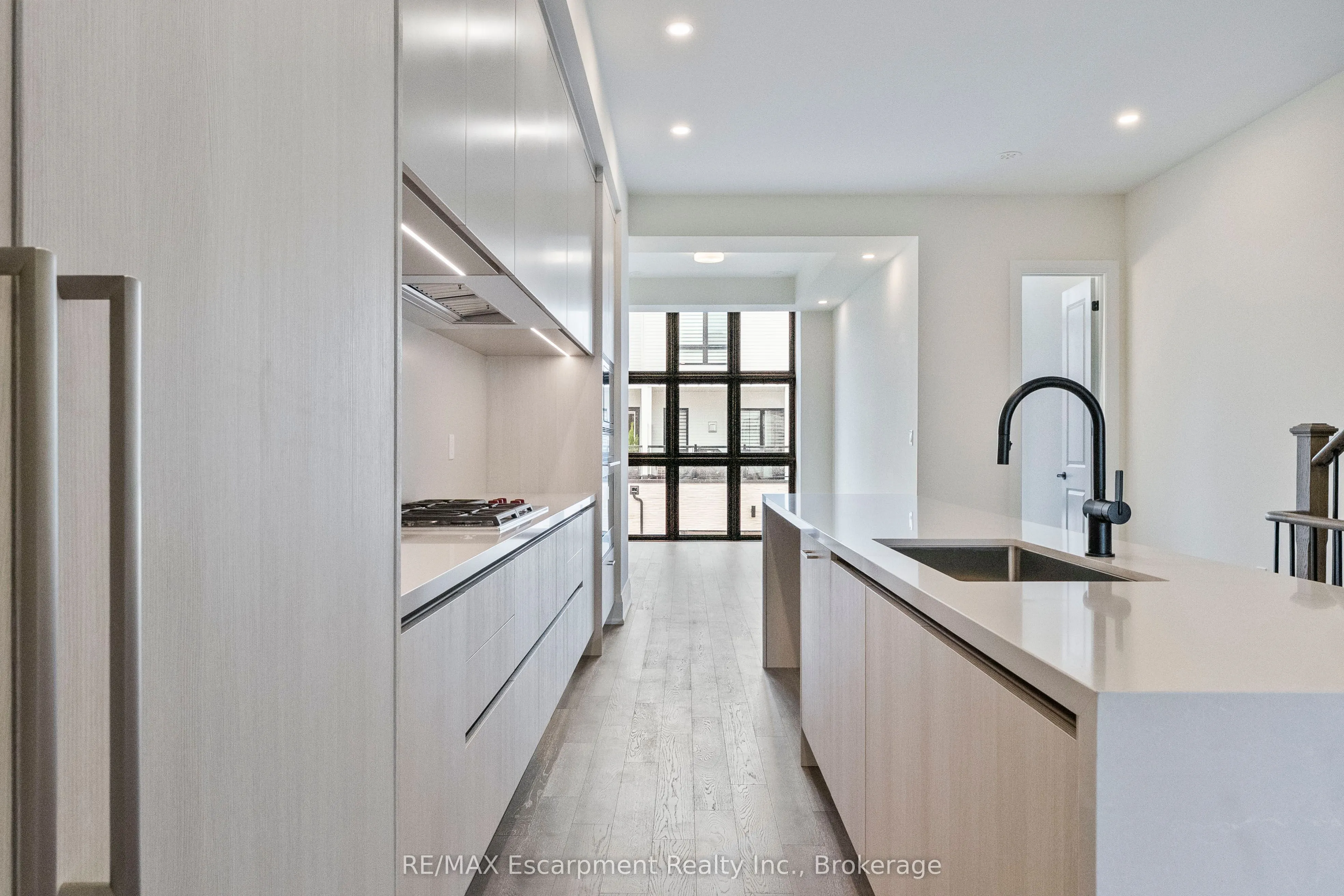 138 EAST Street, #2