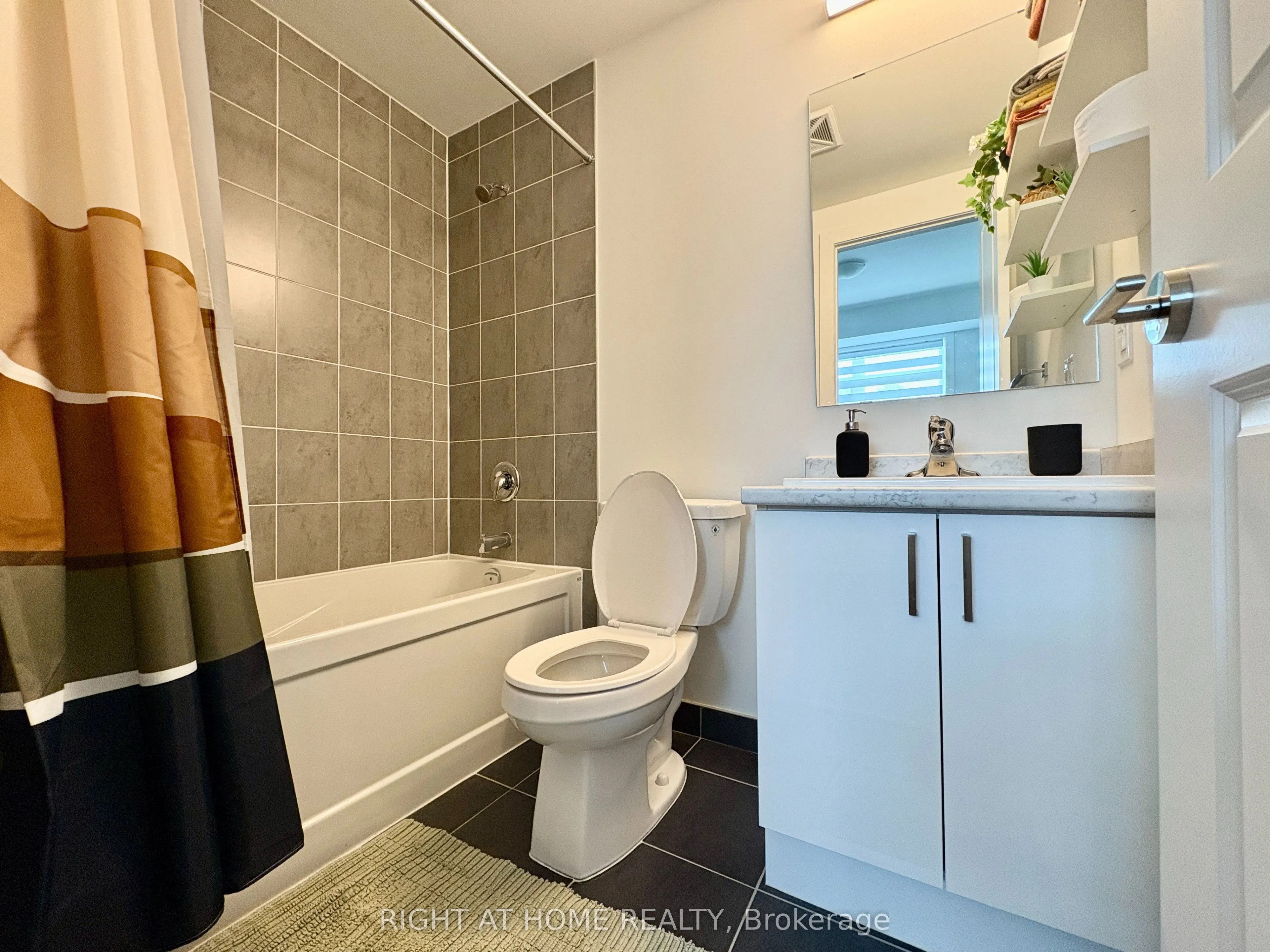 1085 Douglas McCurdy Common, #211