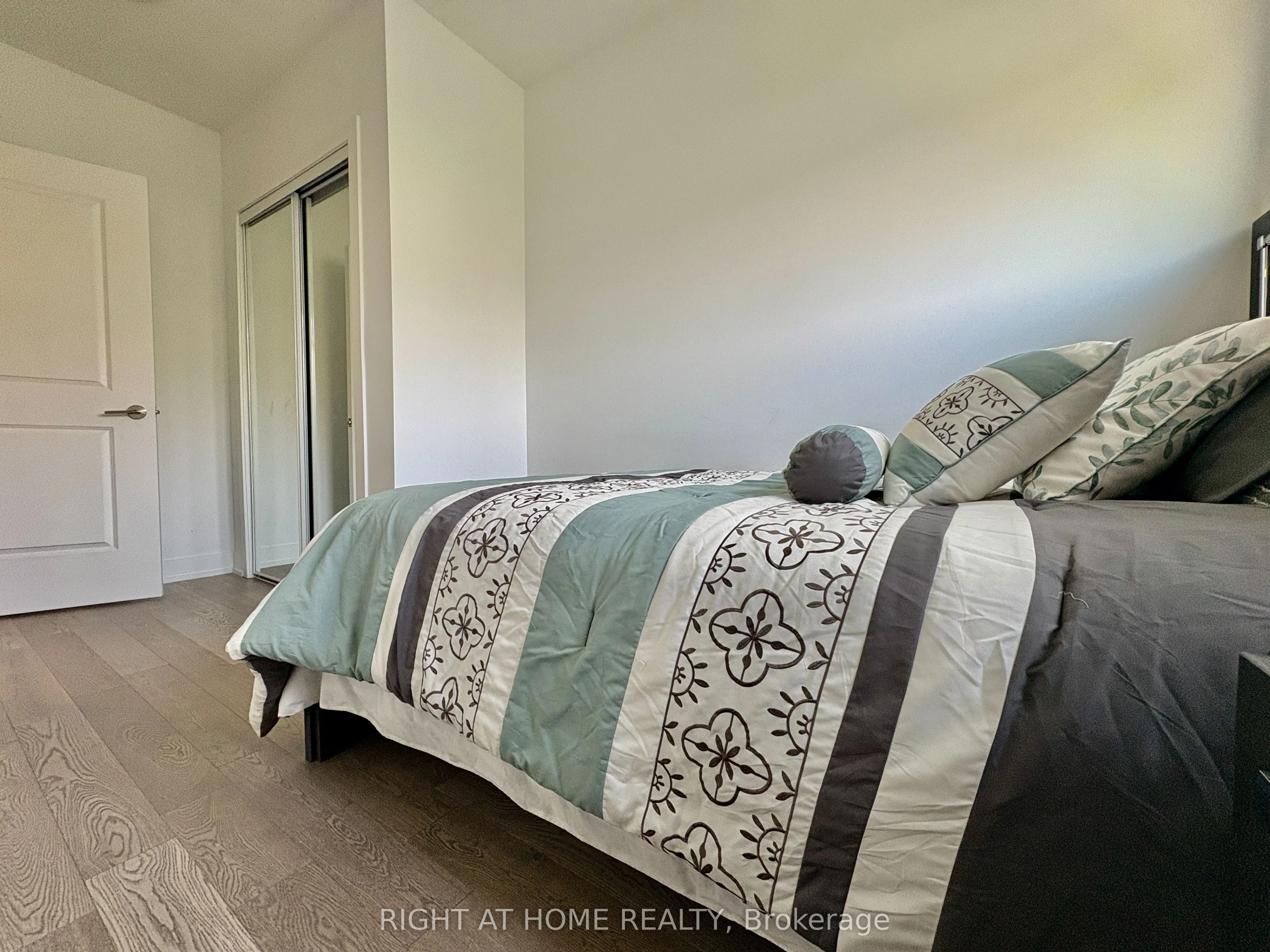 1085 Douglas McCurdy Common, #211