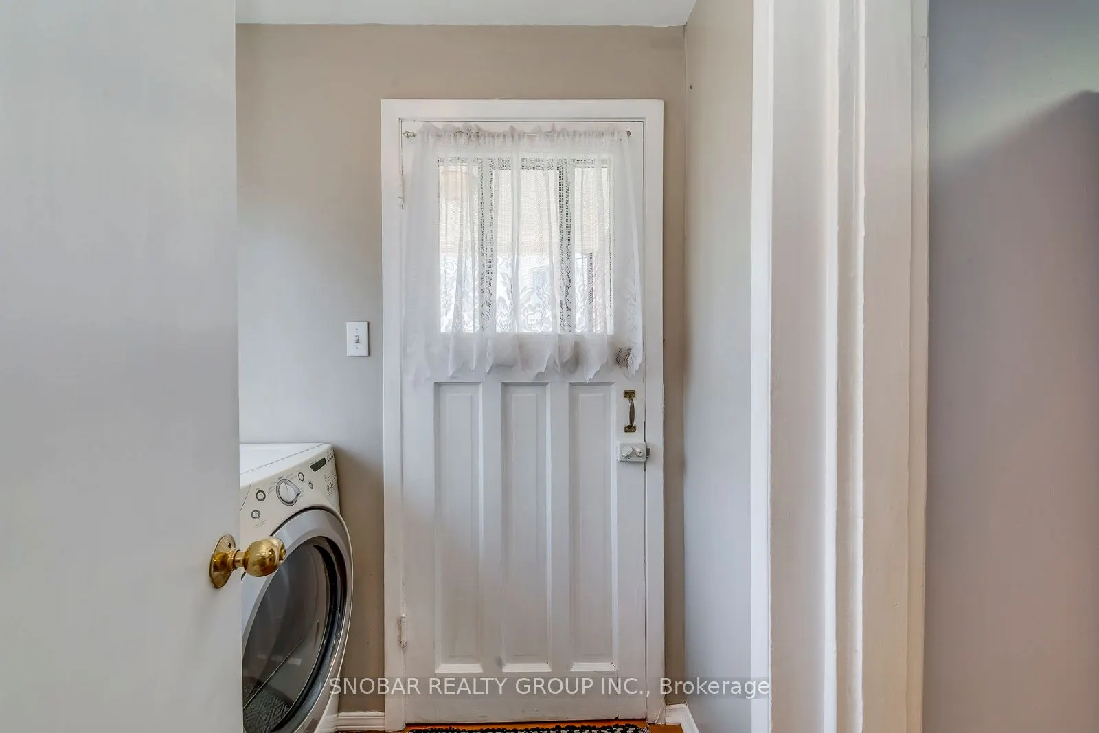 593 Royal York Road