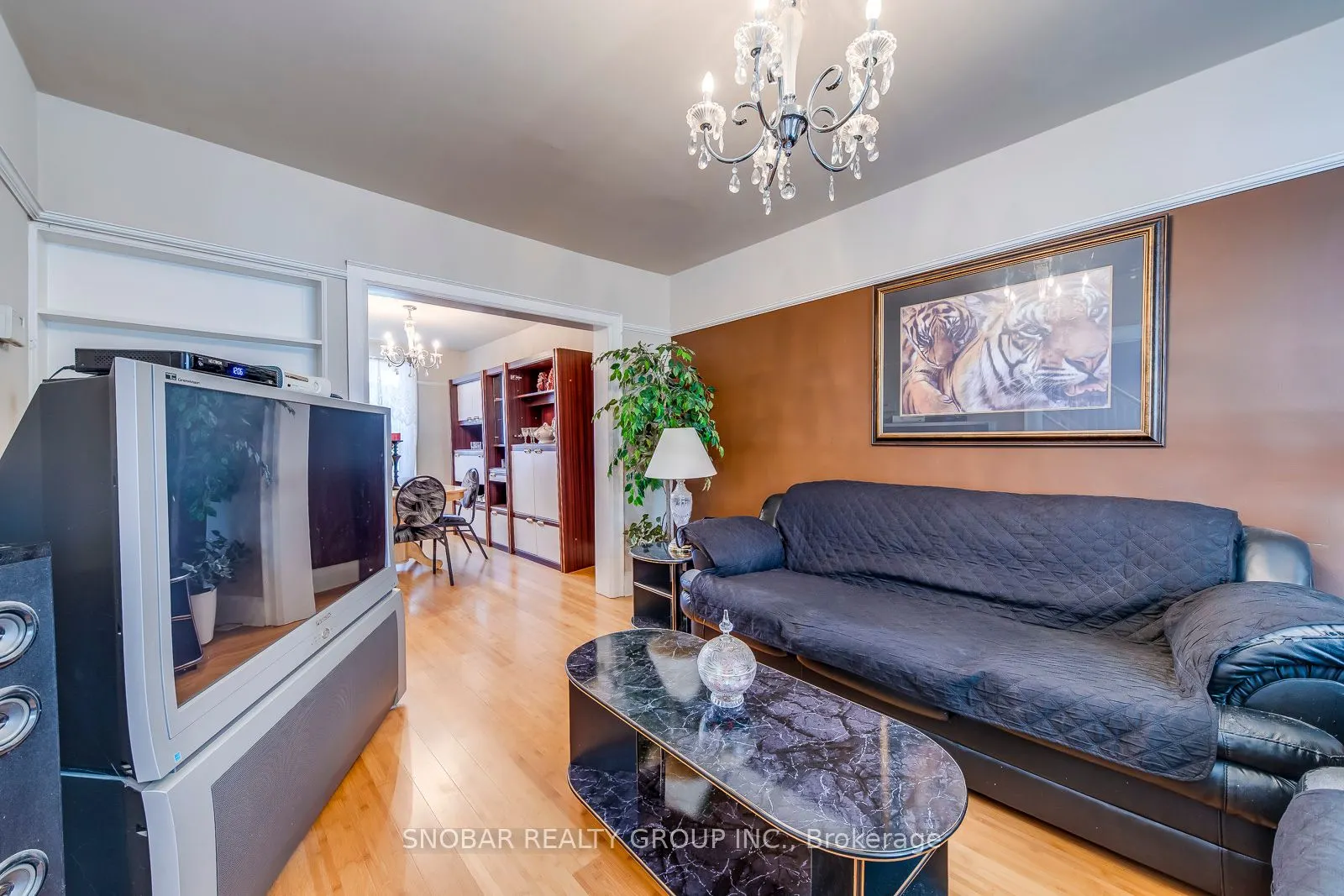 593 Royal York Road