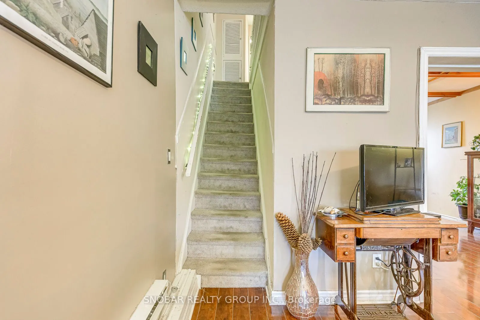 60 Vanevery Street