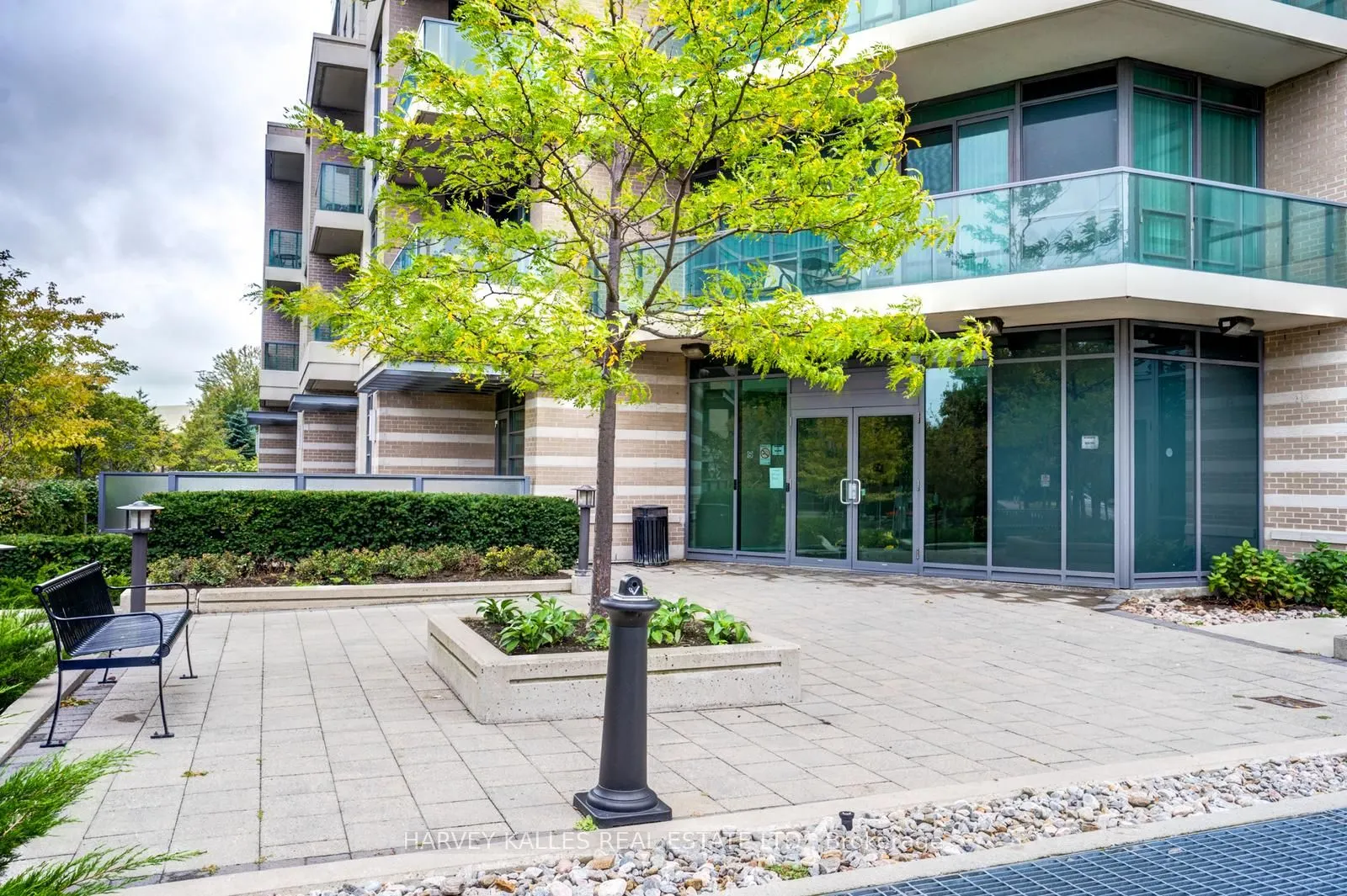 215 Sherway Gardens Road, #109