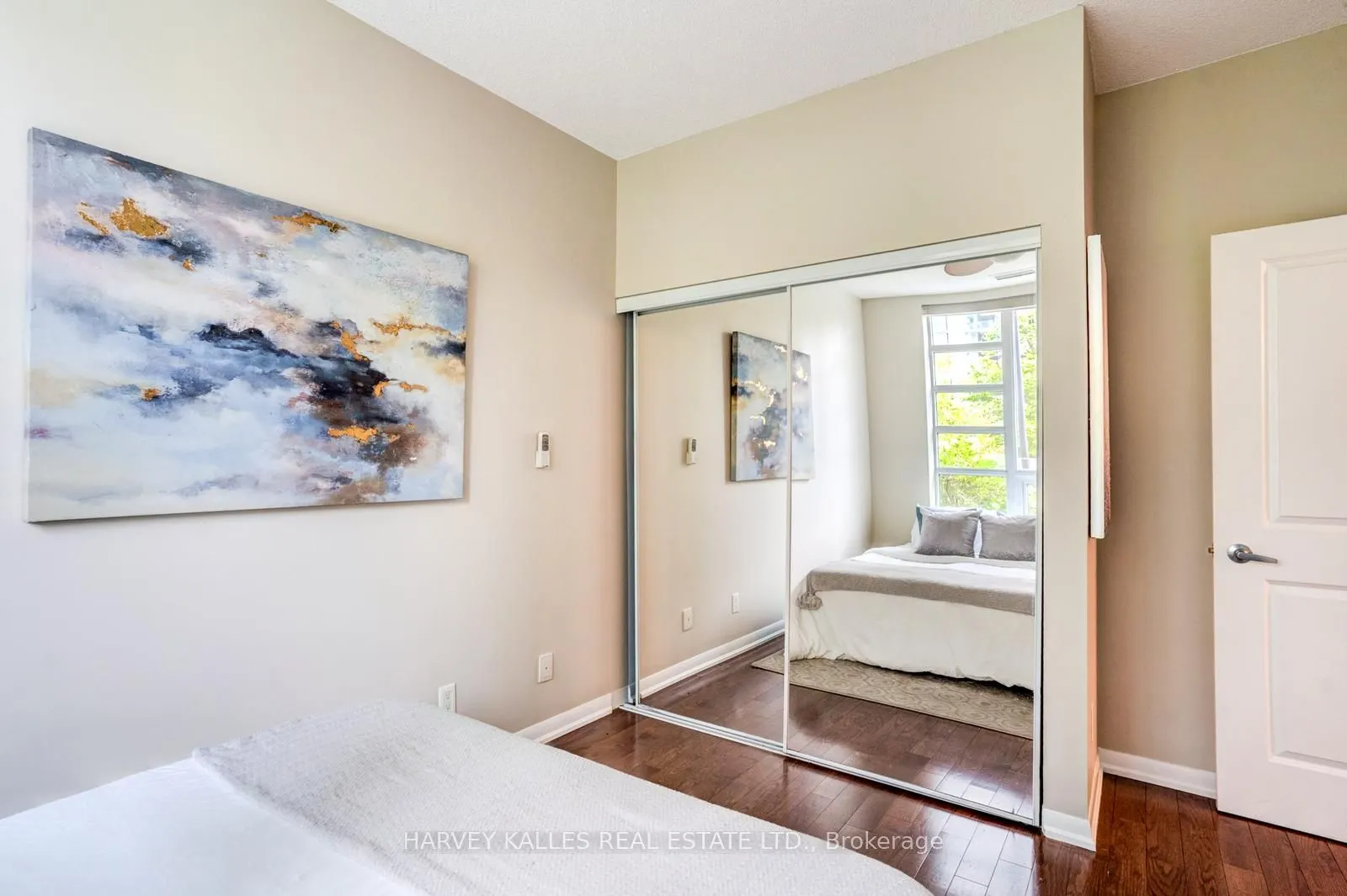 215 Sherway Gardens Road, #109