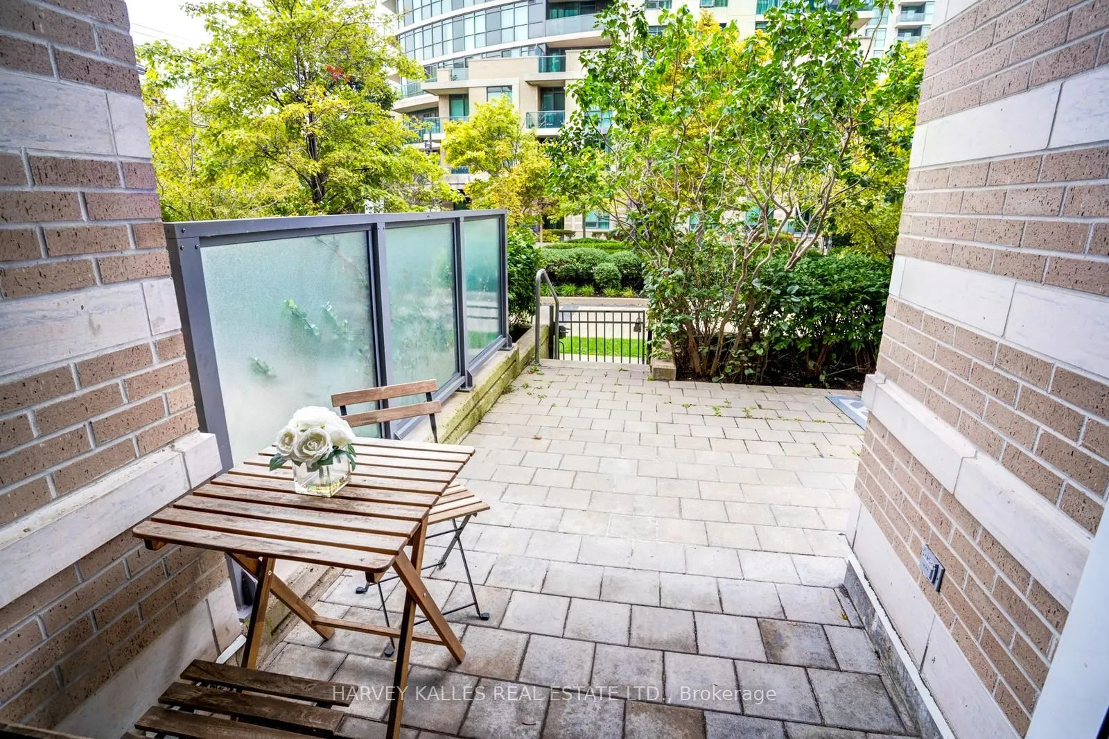 215 Sherway Gardens Road, #109