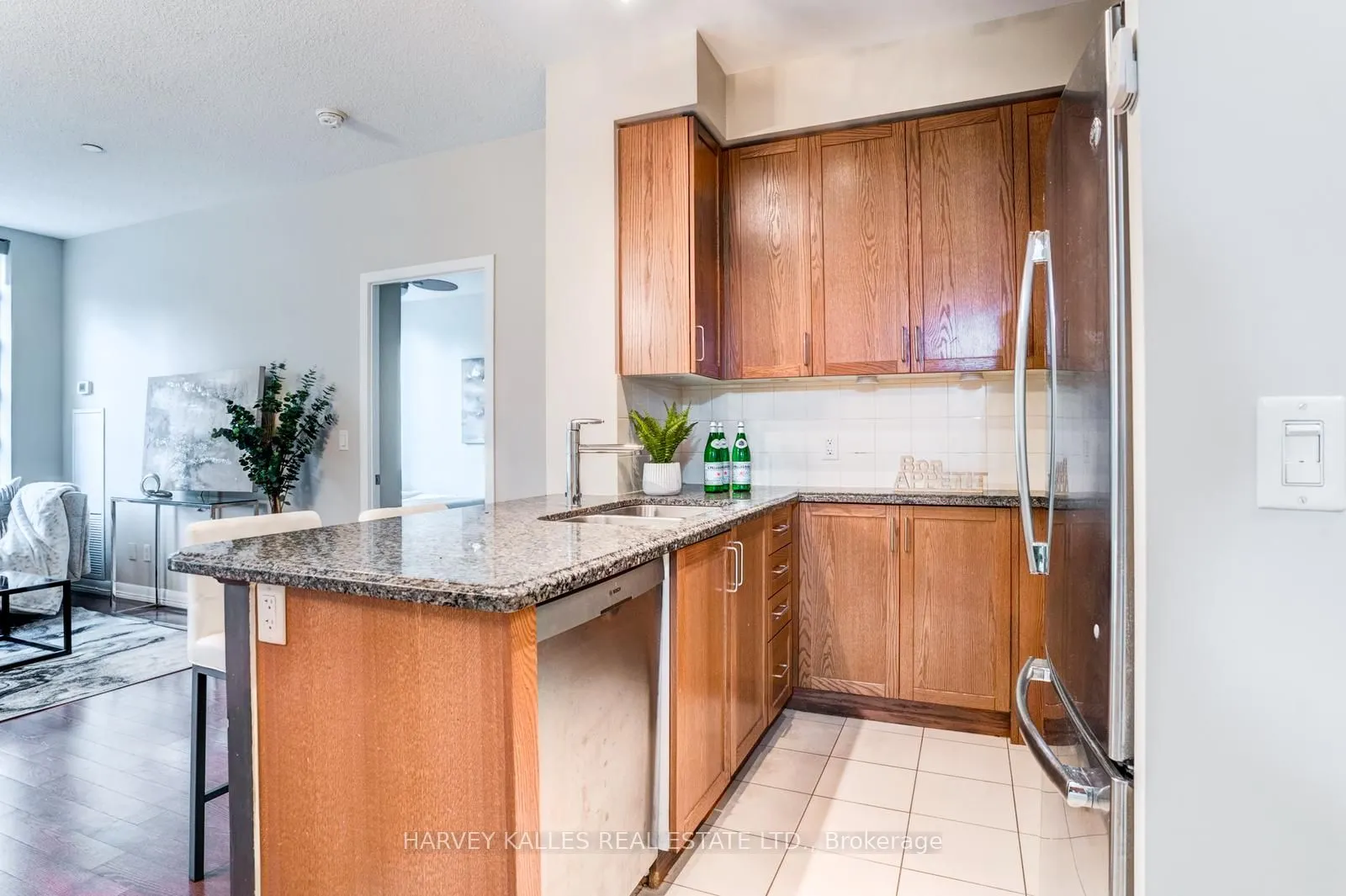 215 Sherway Gardens Road, #109