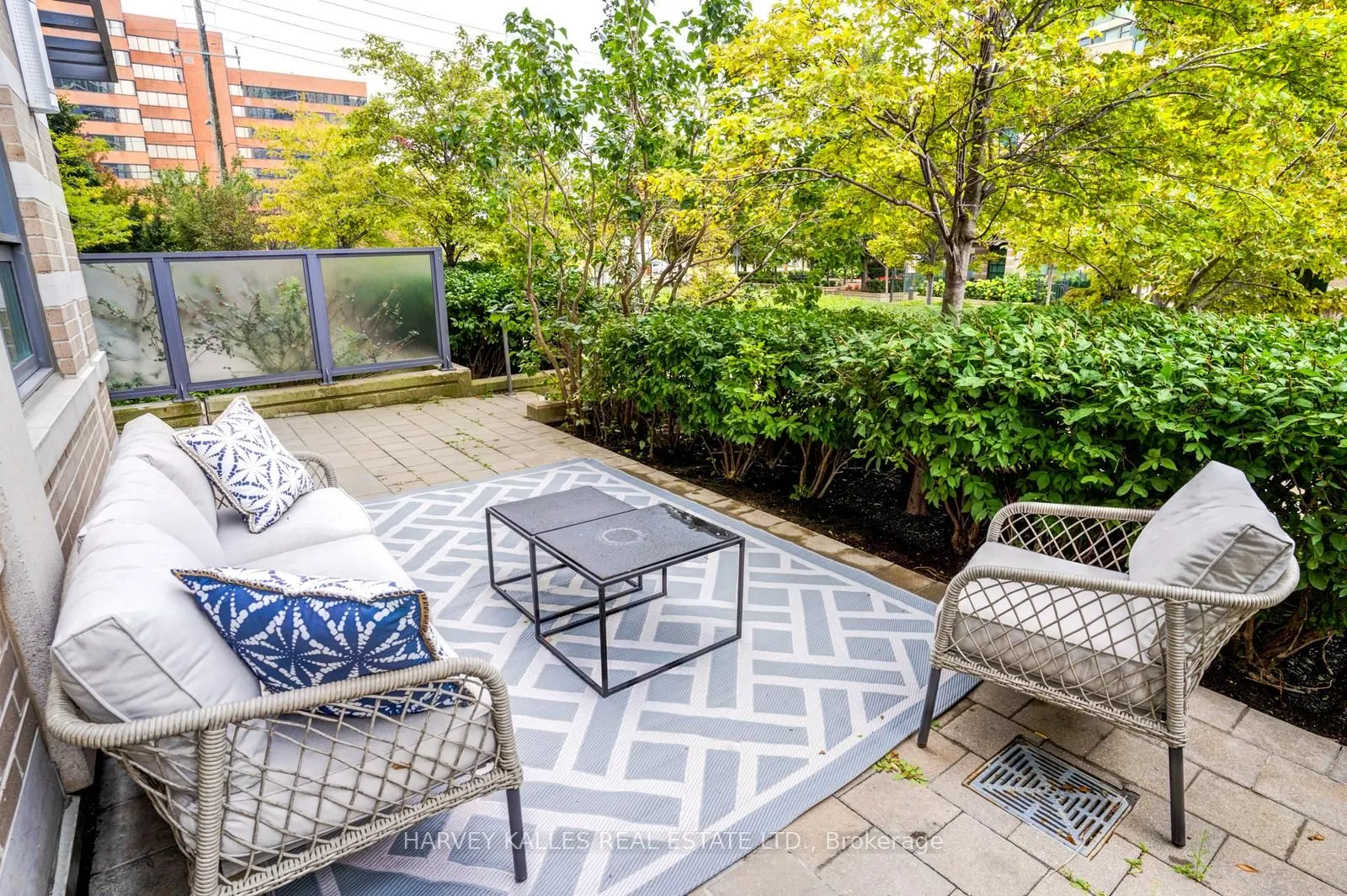 215 Sherway Gardens Road, #109