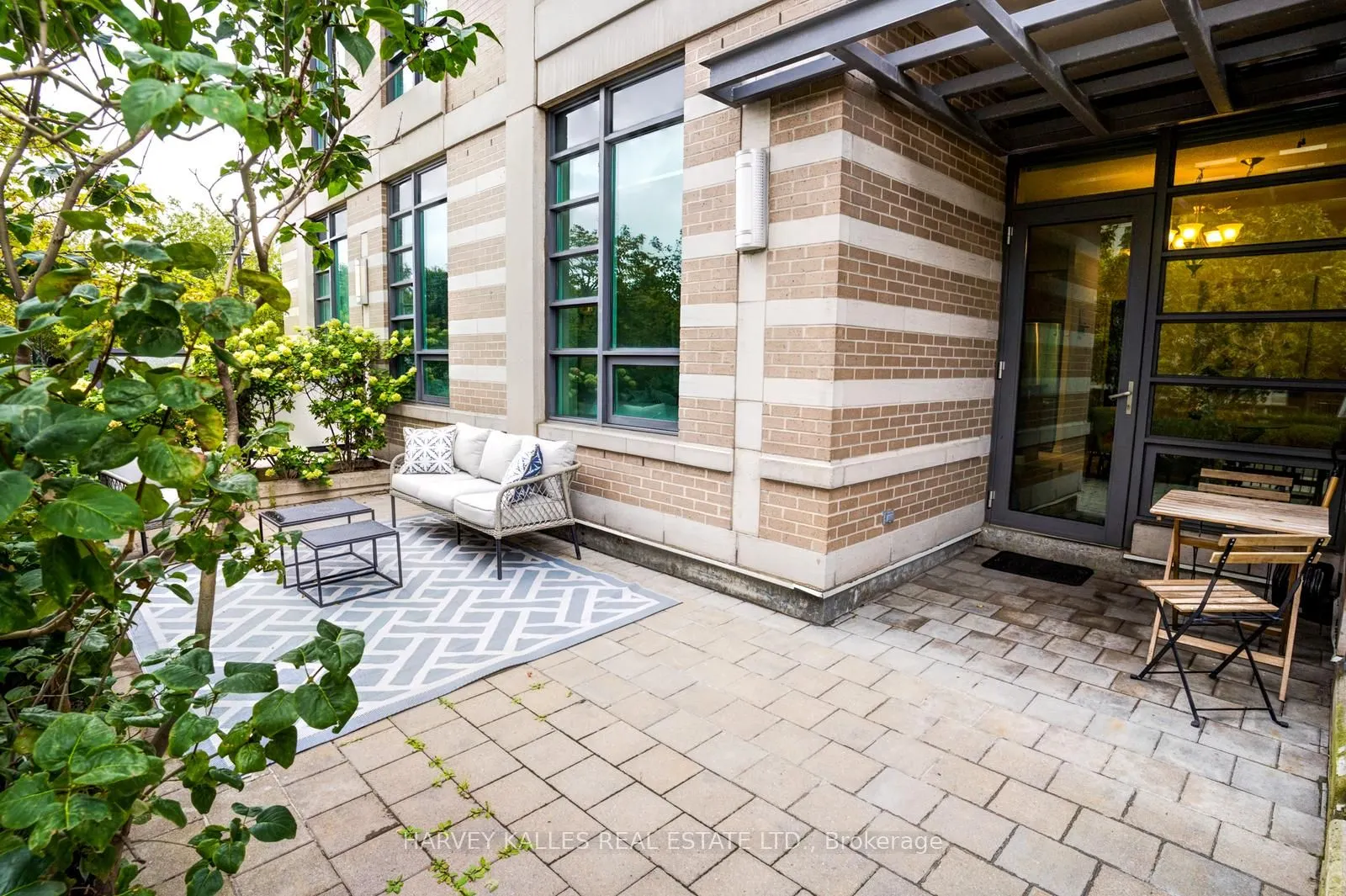 215 Sherway Gardens Road, #109