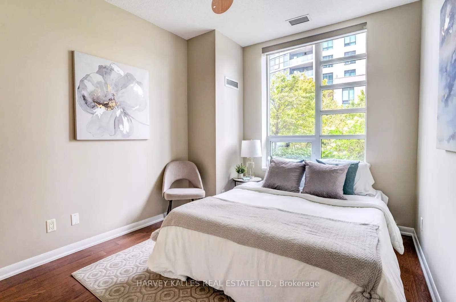 215 Sherway Gardens Road, #109