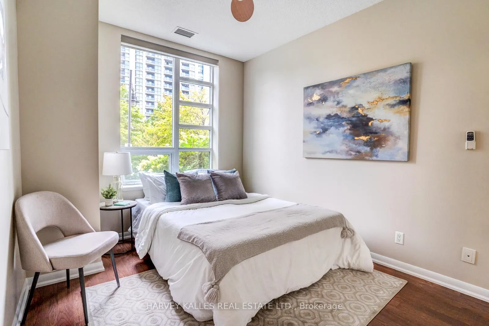 215 Sherway Gardens Road, #109