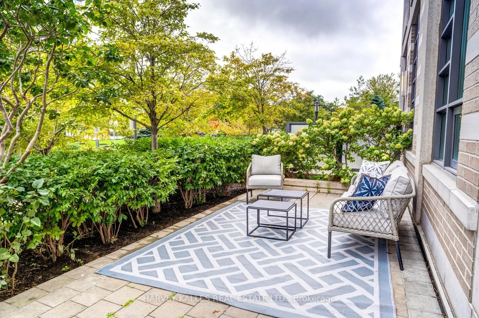 215 Sherway Gardens Road, #109