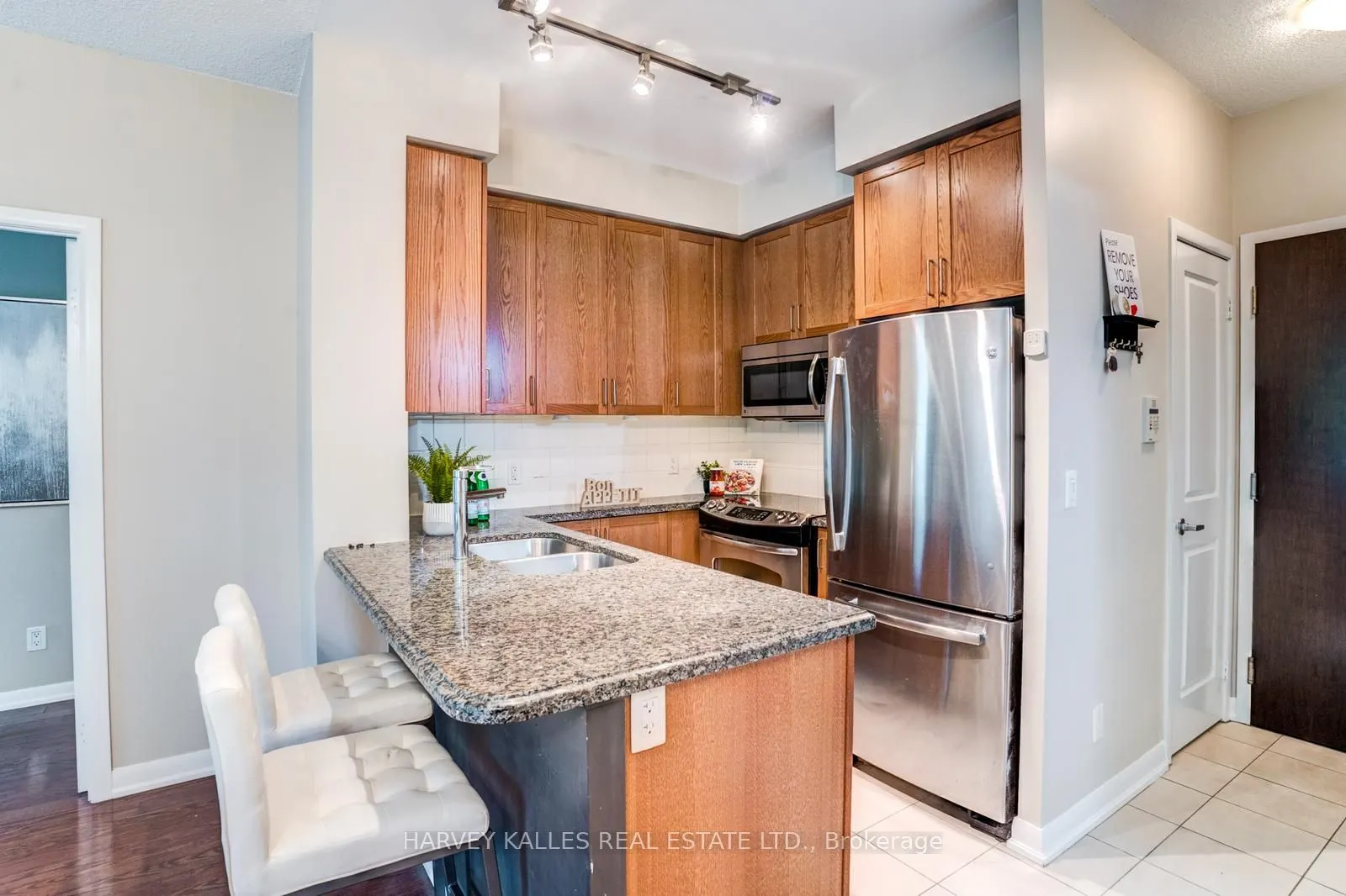 215 Sherway Gardens Road, #109